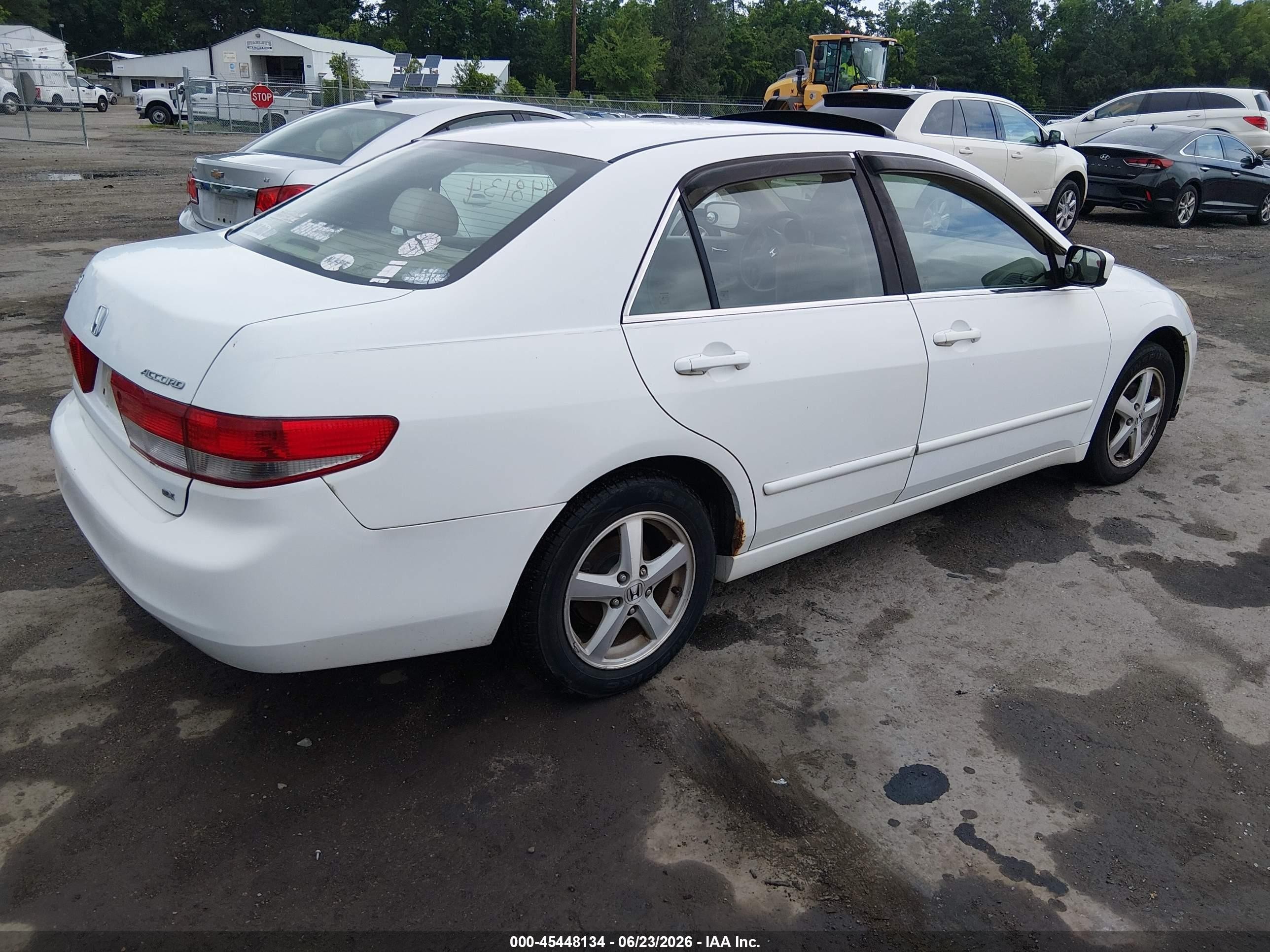 2004 Honda Accord 2.4 Ex White vin: 1HGCM56694A025488