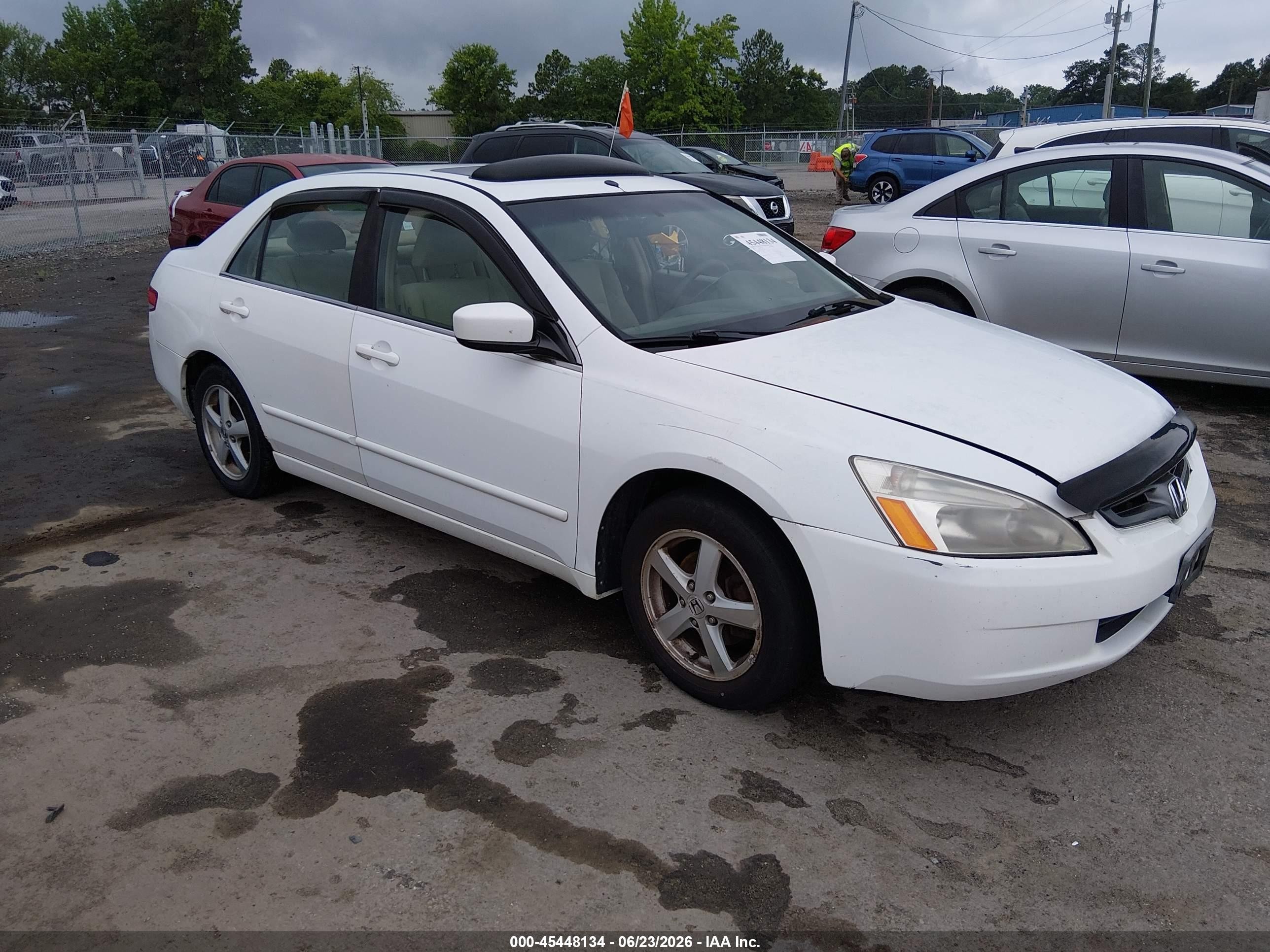 2004 Honda Accord 2.4 Ex White vin: 1HGCM56694A025488