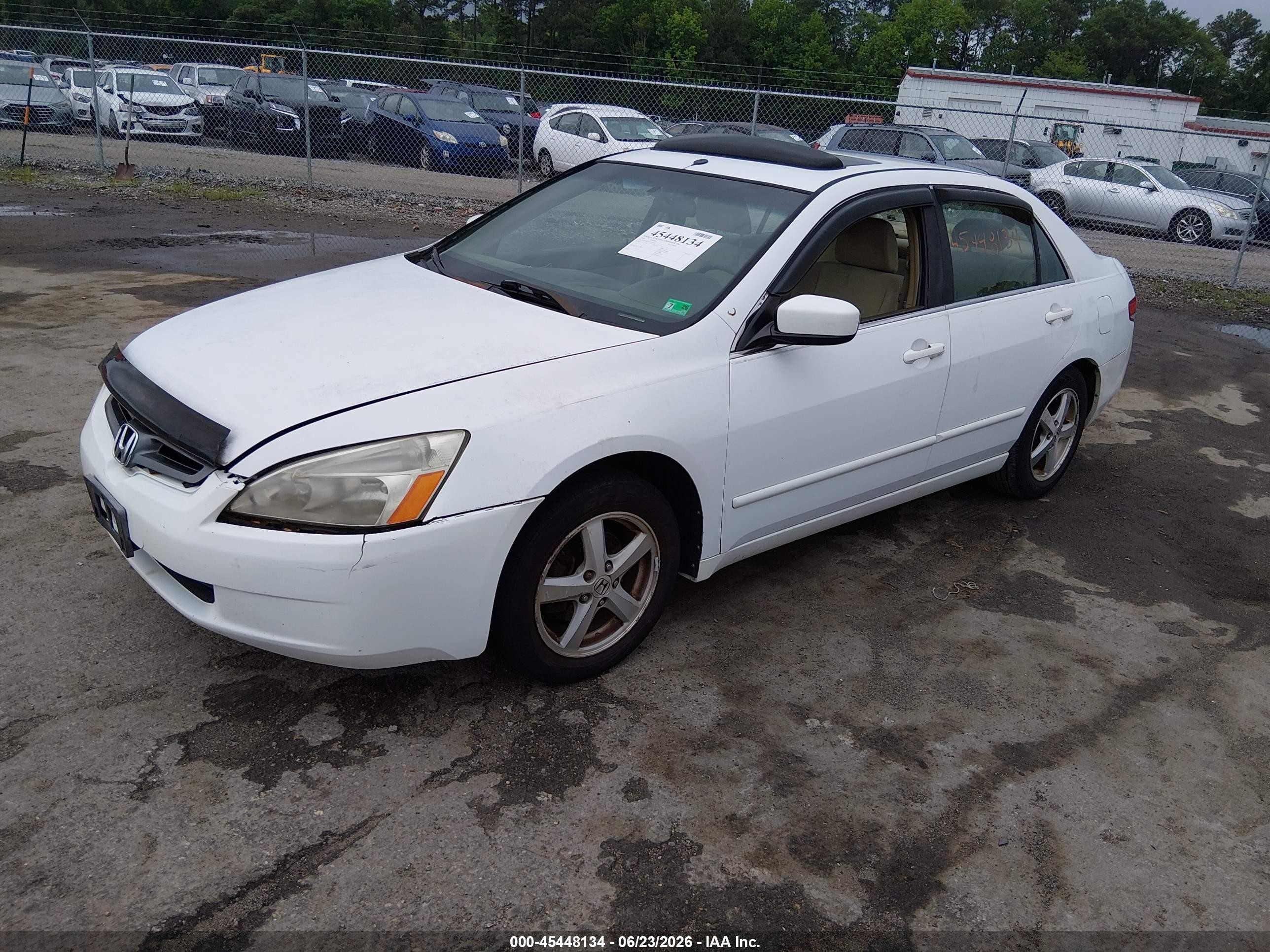 2004 Honda Accord 2.4 Ex White vin: 1HGCM56694A025488