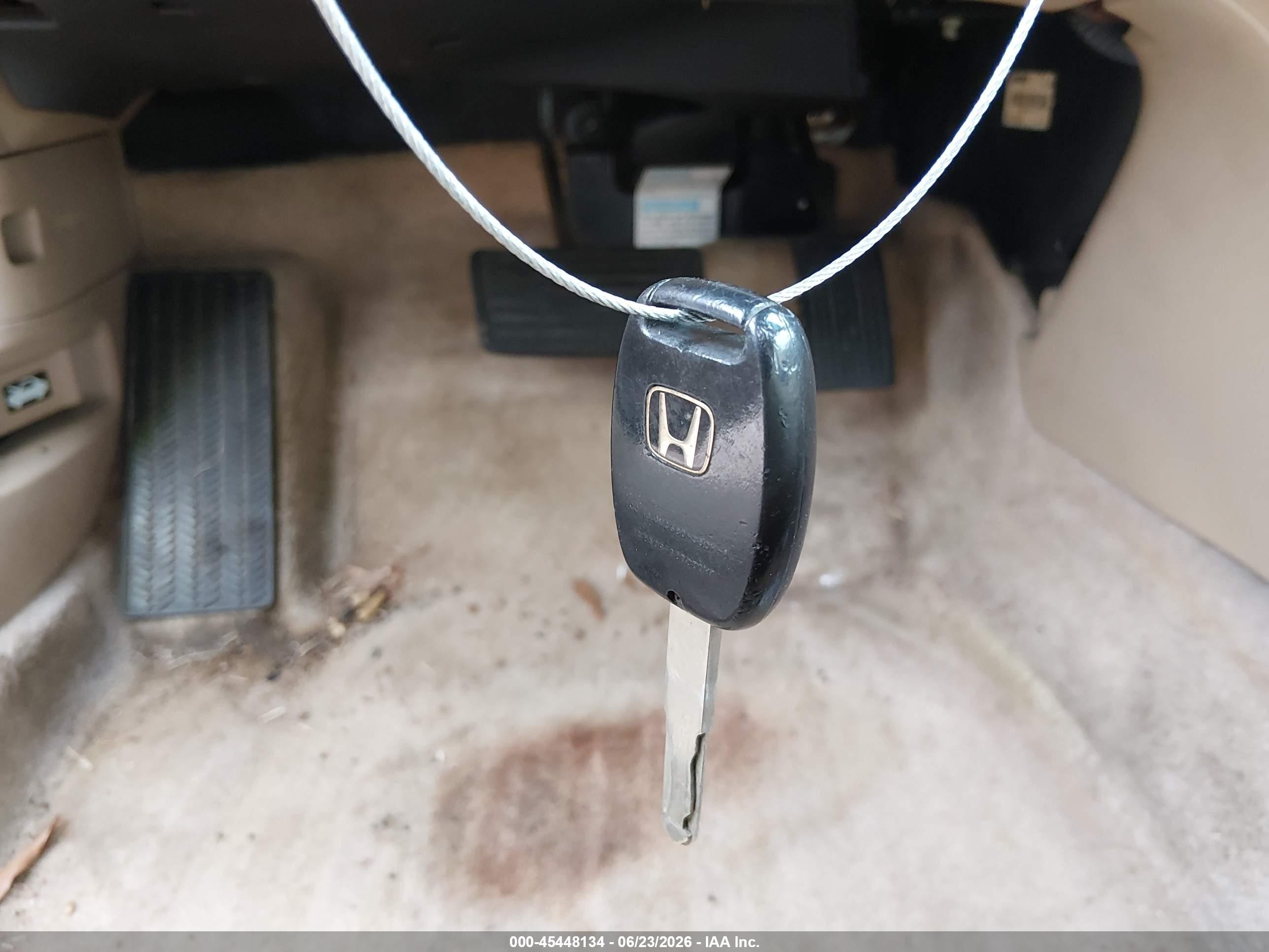 2004 Honda Accord 2.4 Ex White vin: 1HGCM56694A025488