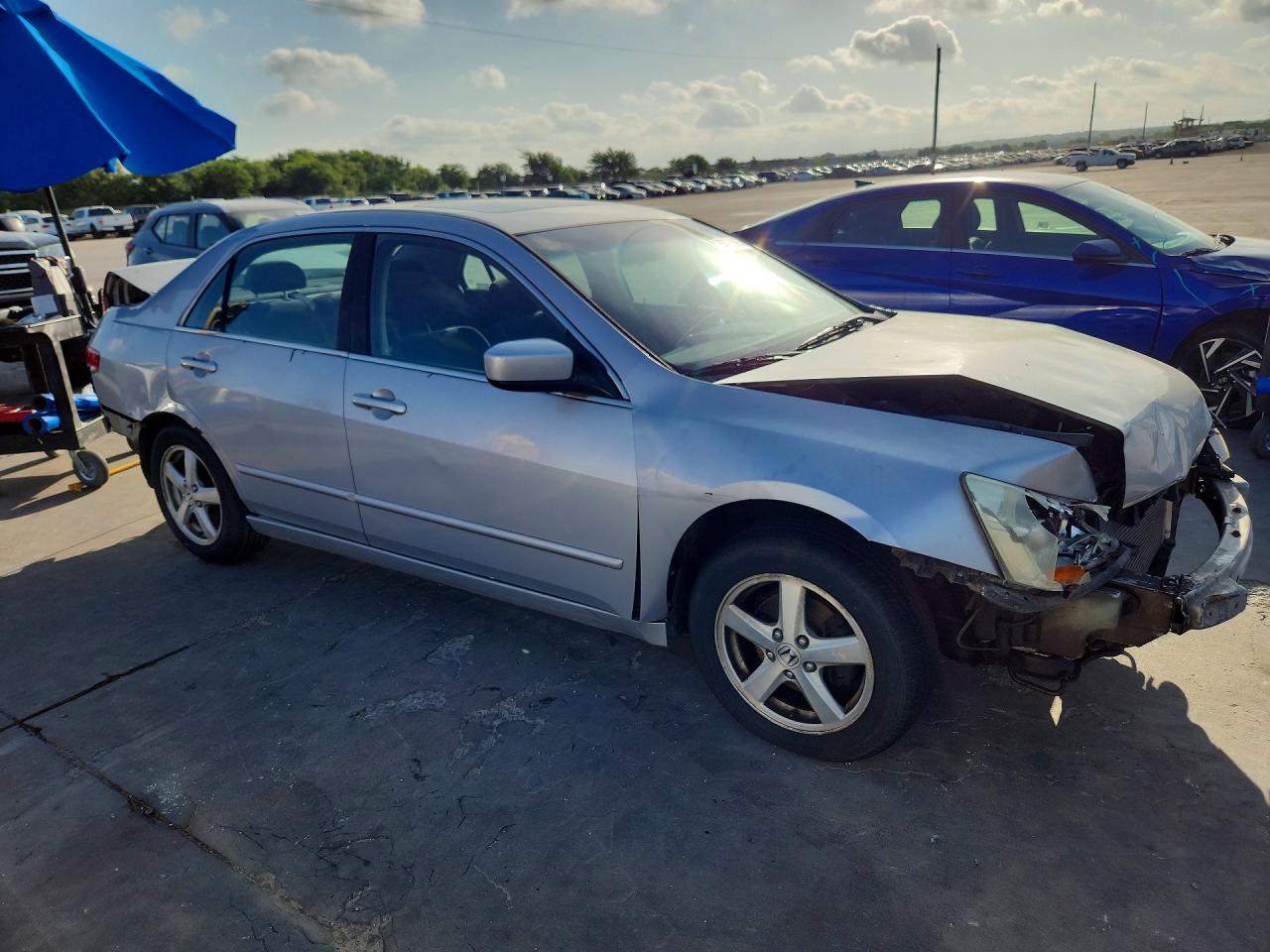 2004 Honda Accord Ex Silver vin: 1HGCM566X4A156705