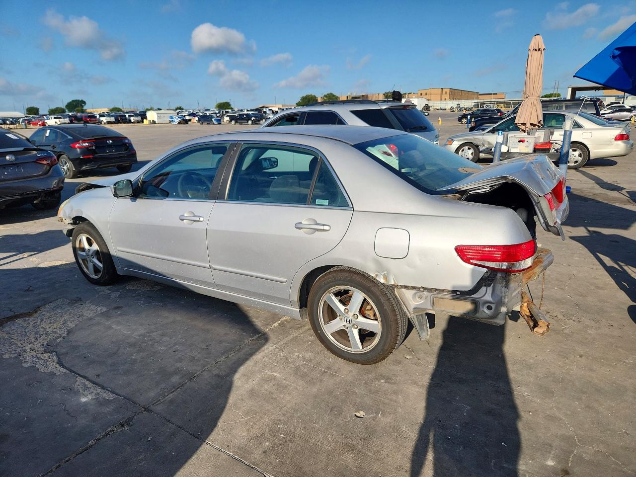 2004 Honda Accord Ex Silver vin: 1HGCM566X4A156705