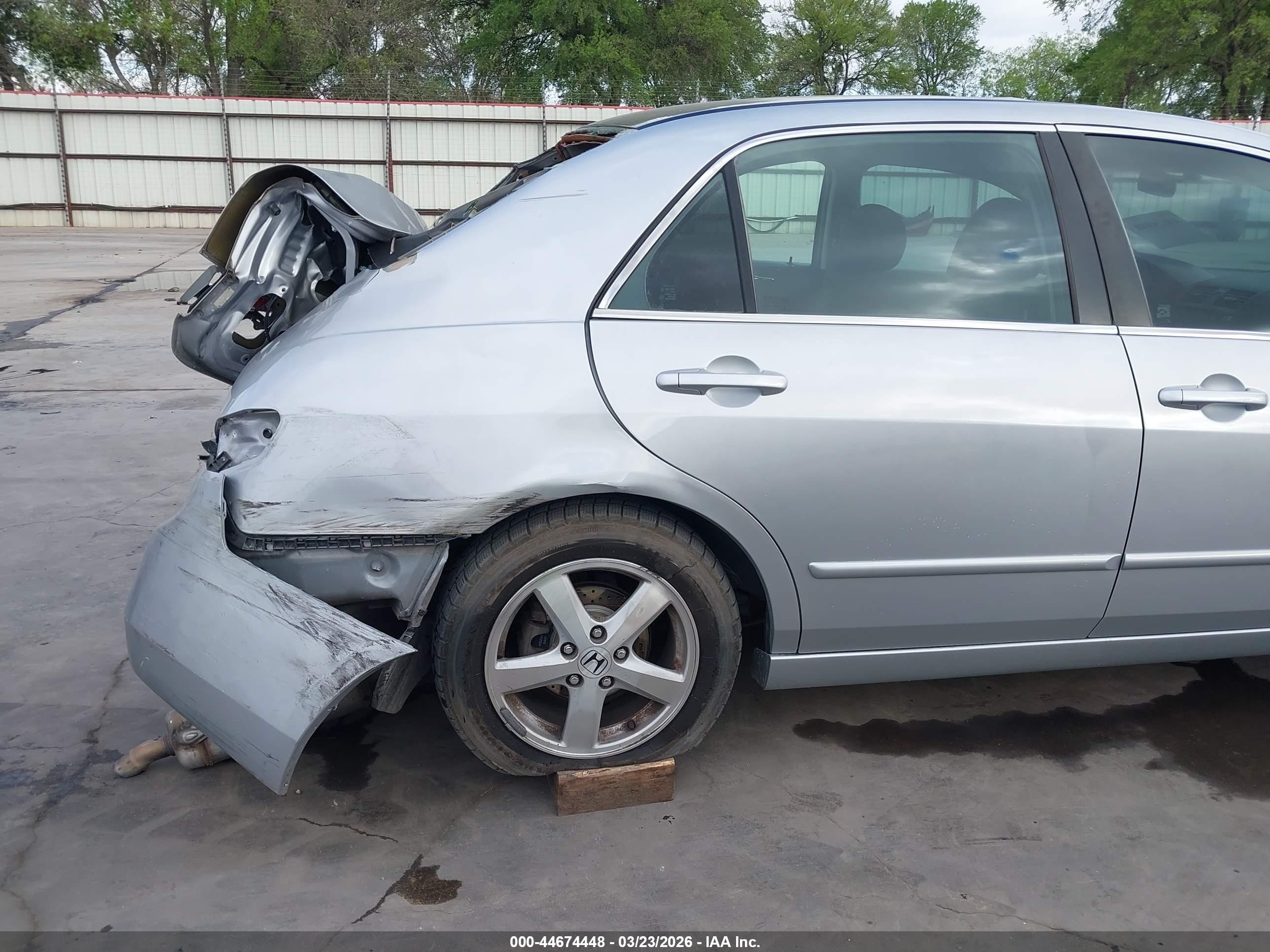 2004 Honda Accord 2.4 Ex Gray vin: 1HGCM56704A077746