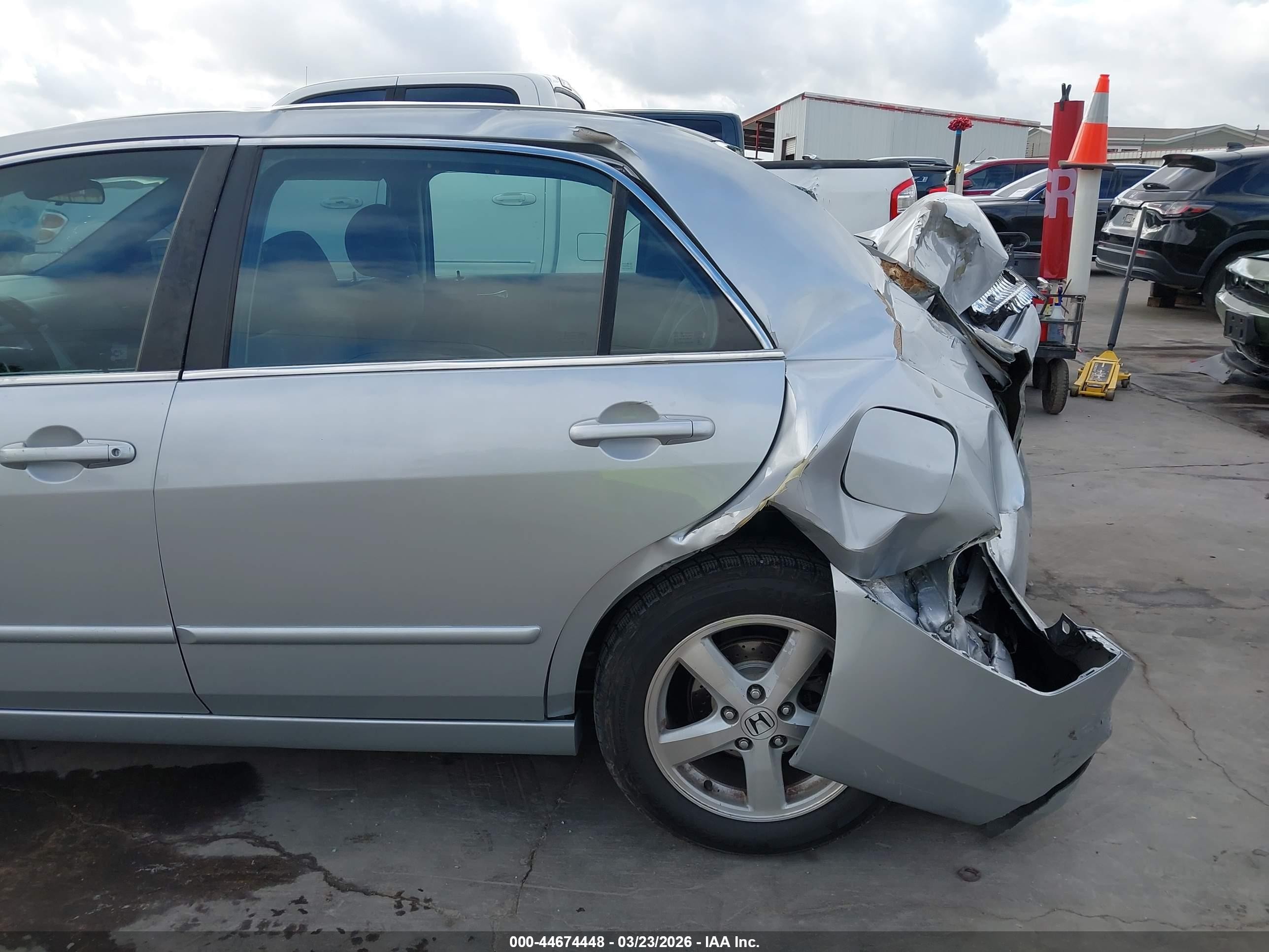 2004 Honda Accord 2.4 Ex Gray vin: 1HGCM56704A077746