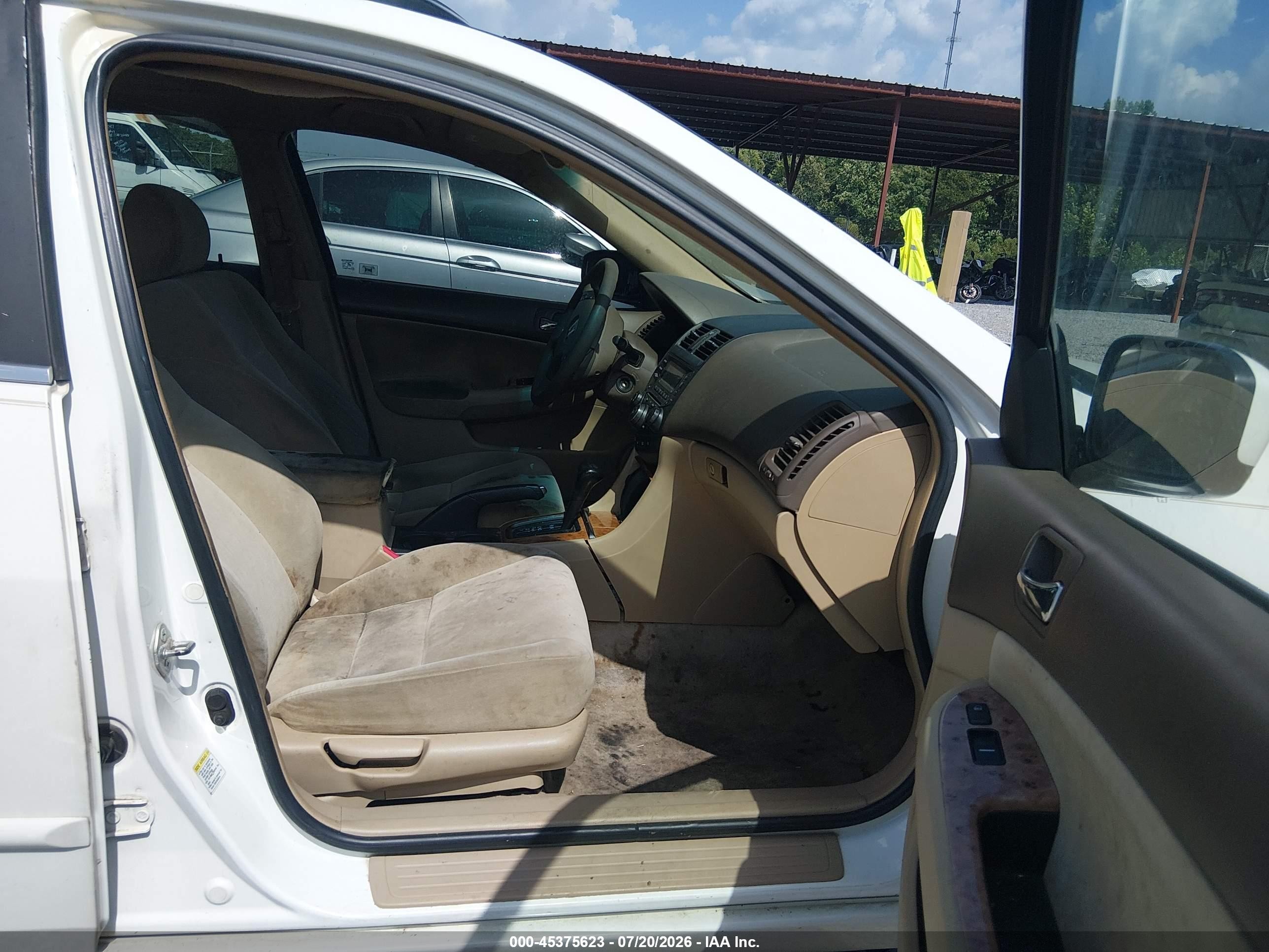 2004 Honda Accord 2.4 Ex White vin: 1HGCM56704A145382