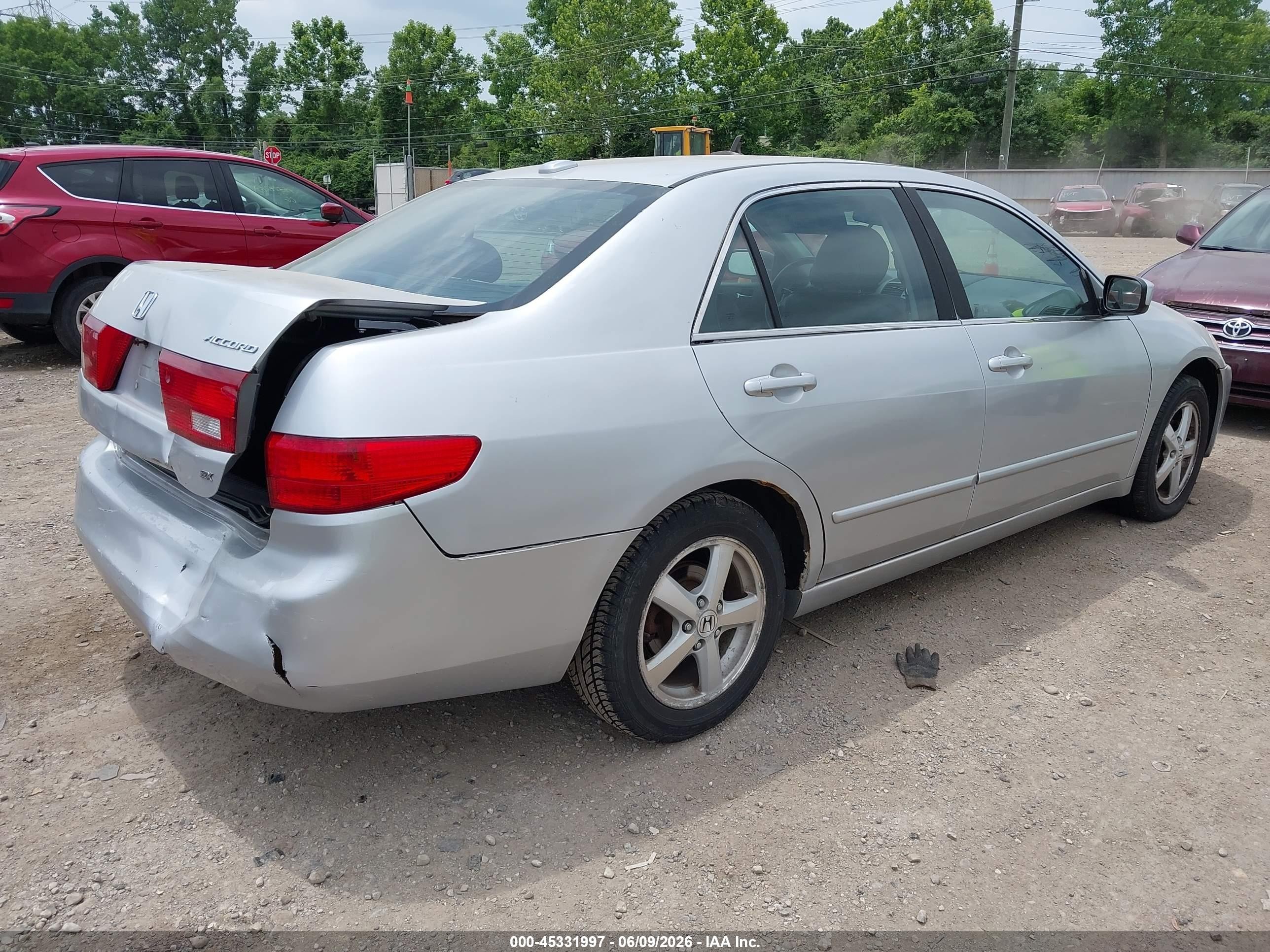 2005 Honda Accord 2.4 Ex Серебряный vin: 1HGCM56705A085010