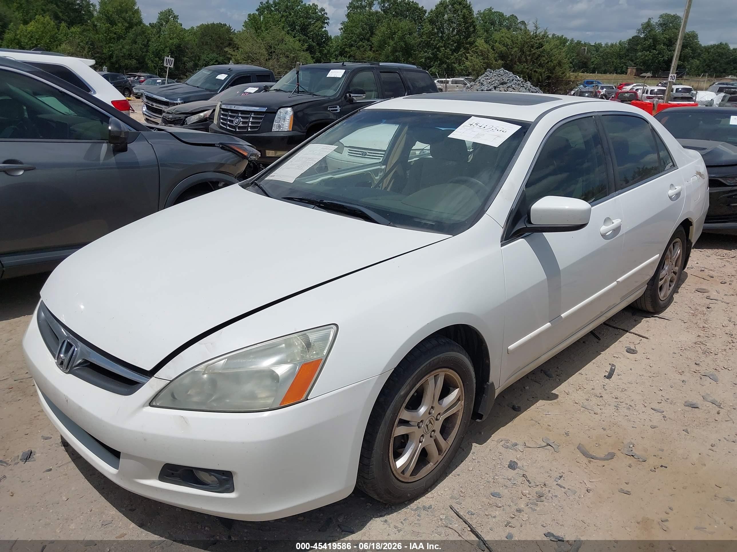 2006 Honda Accord 2.4 Ex White vin: 1HGCM56706A143666