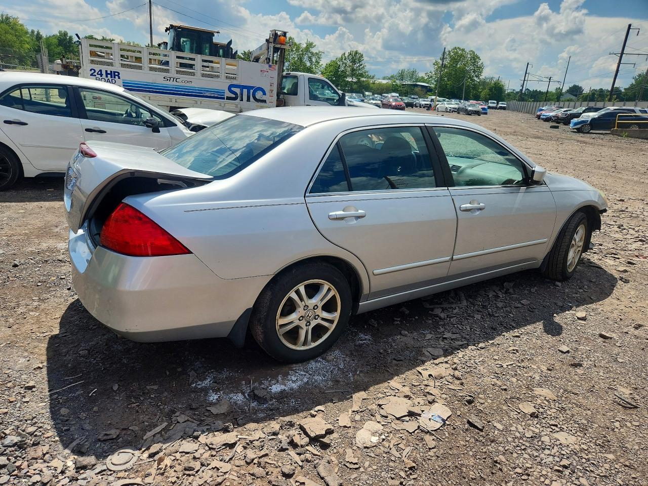 2007 Honda Accord Ex Silver vin: 1HGCM56707A007748