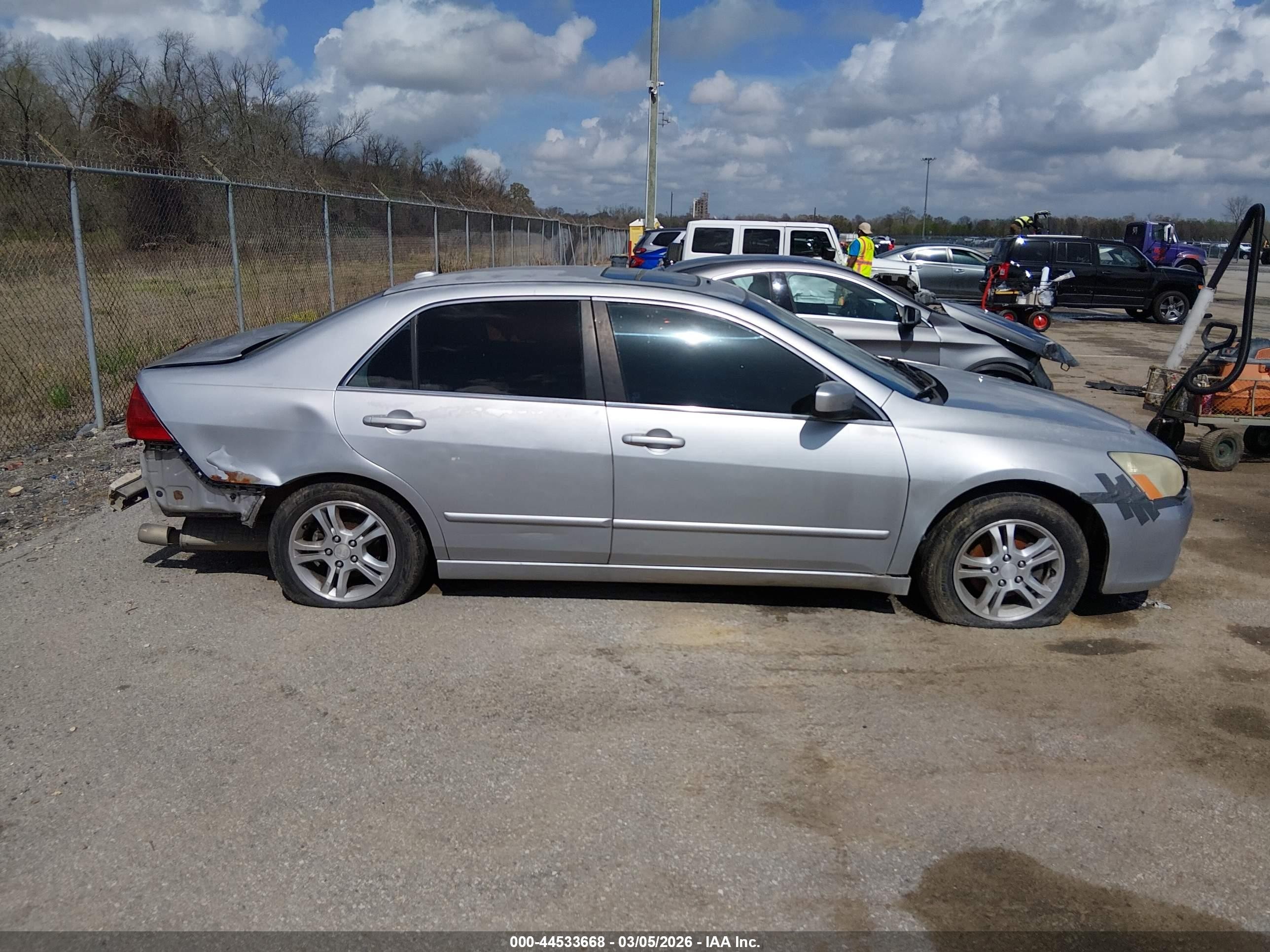 2007 Honda Accord 2.4 Ex Silver vin: 1HGCM56707A020998