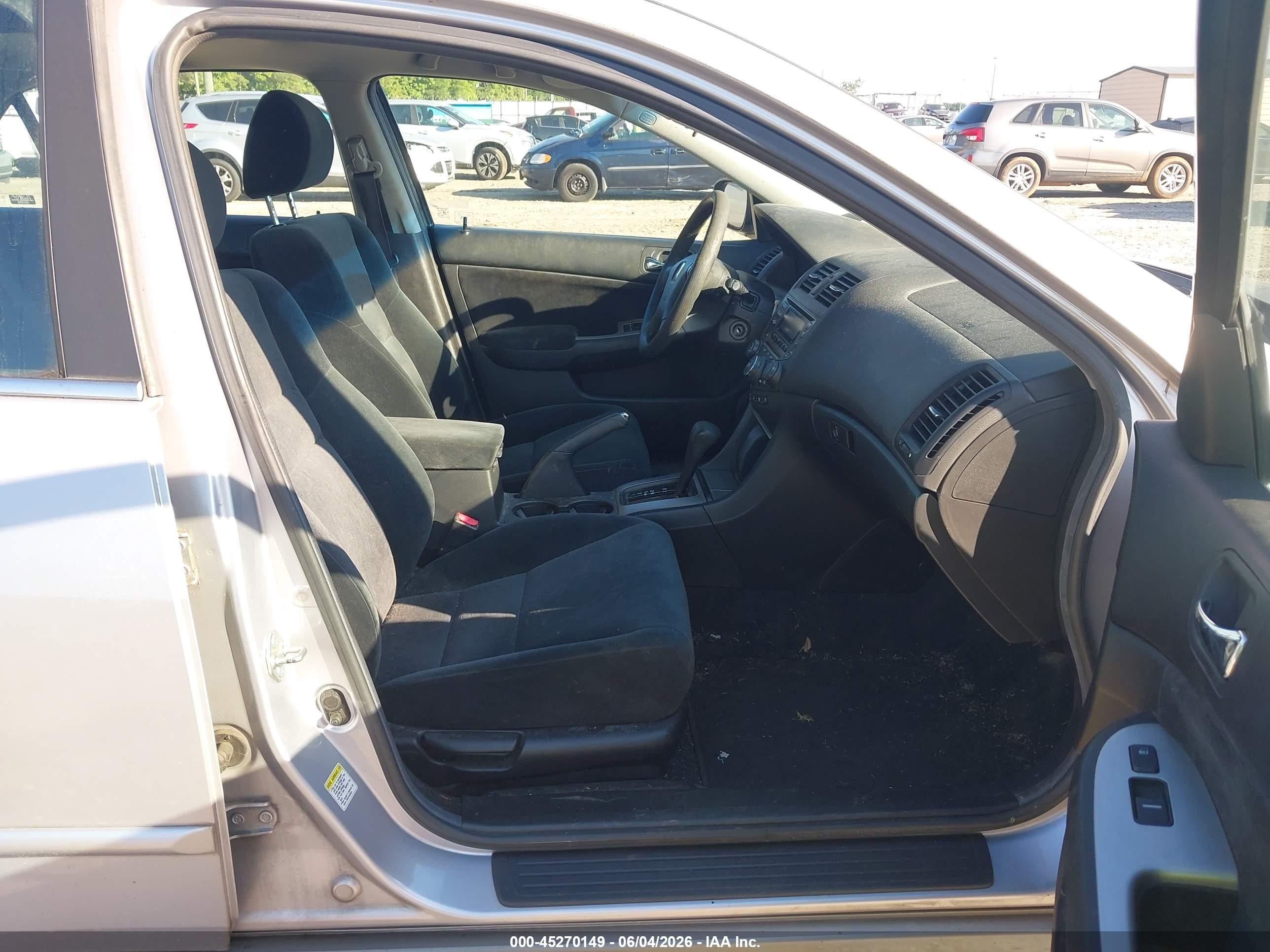 2004 Honda Accord 2.4 Ex Silver vin: 1HGCM56734A179090