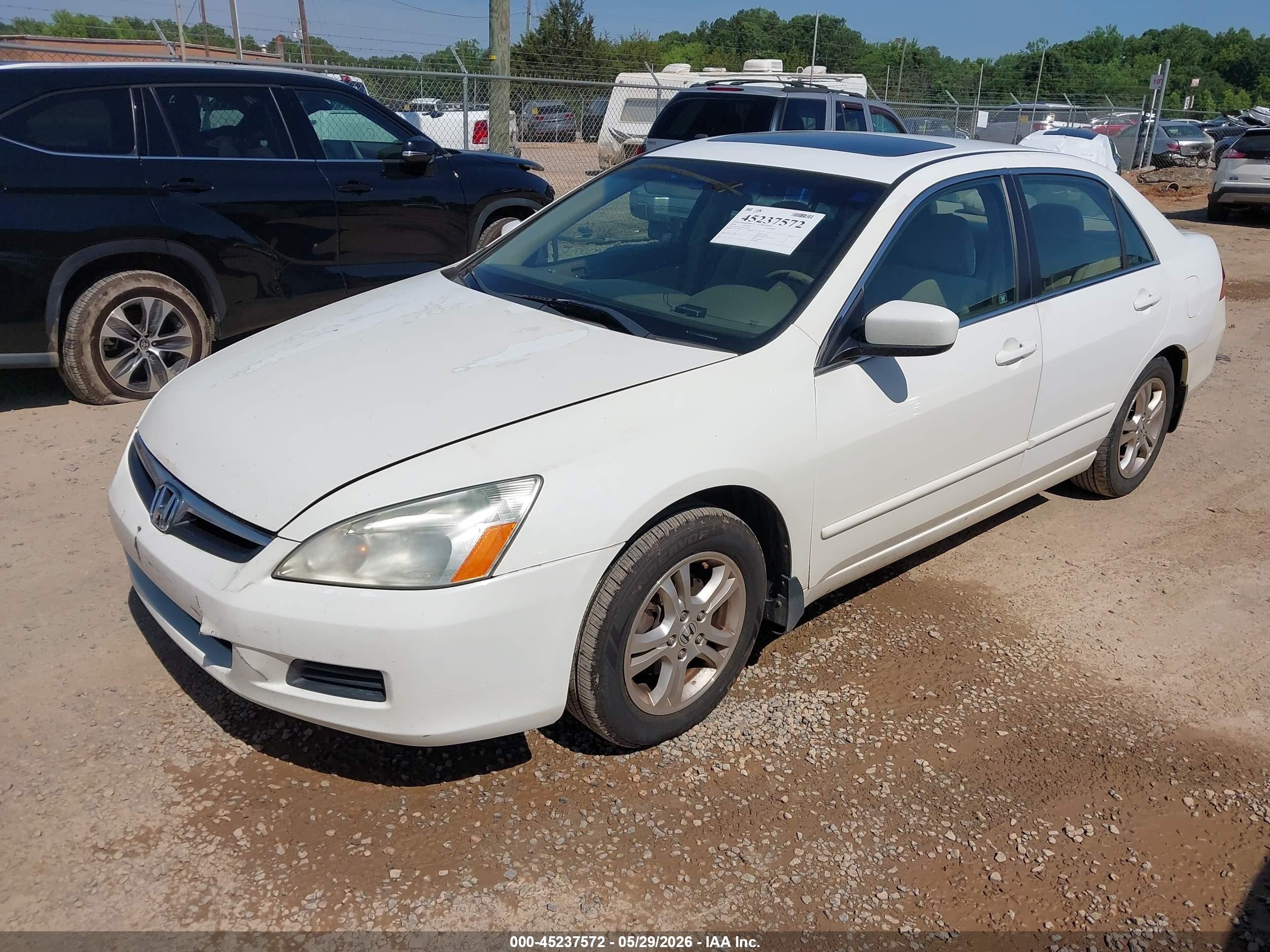 2006 Honda Accord 2.4 Ex White vin: 1HGCM56756A150869