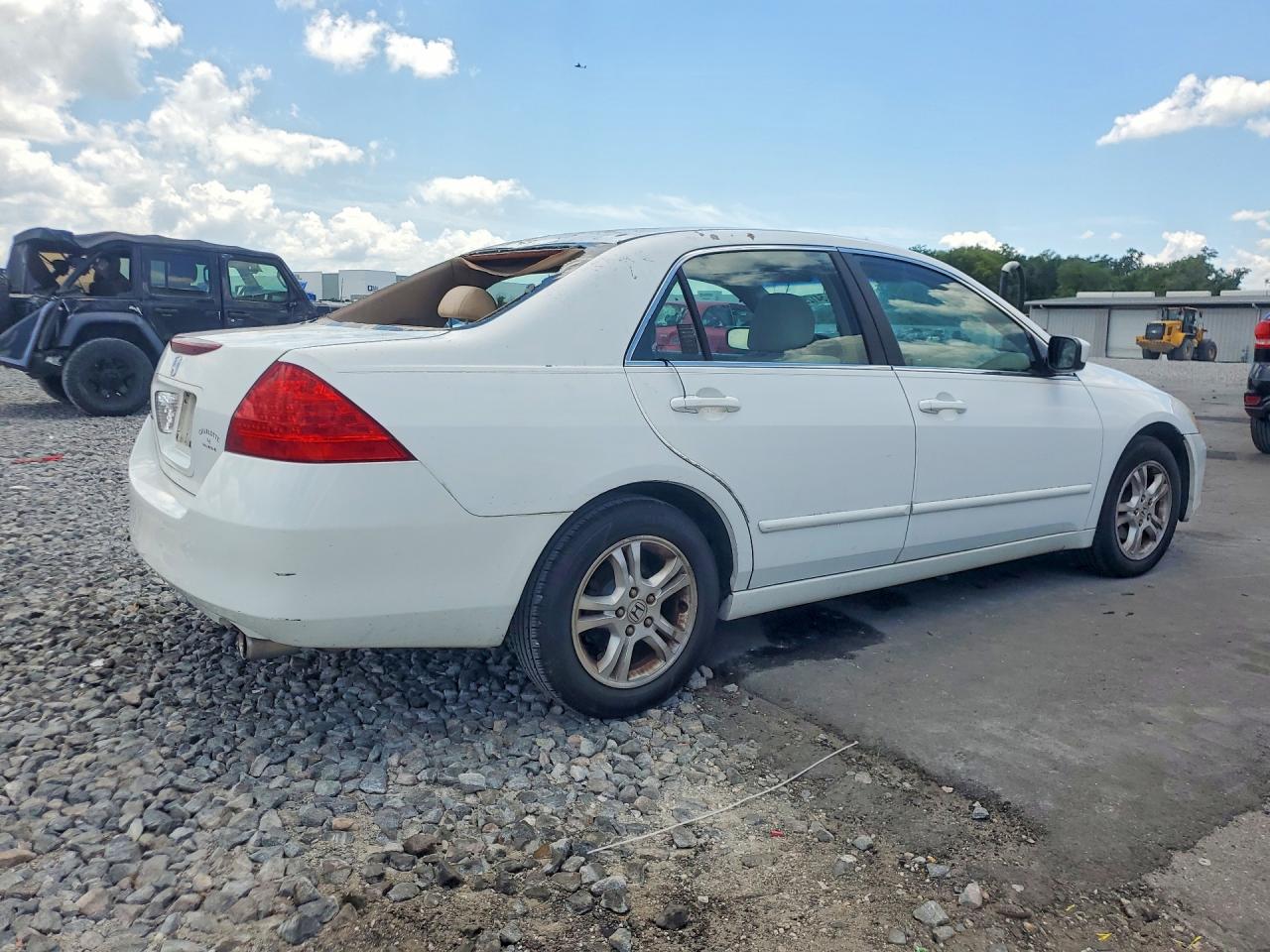2007 Honda Accord Ex White vin: 1HGCM56757A215382