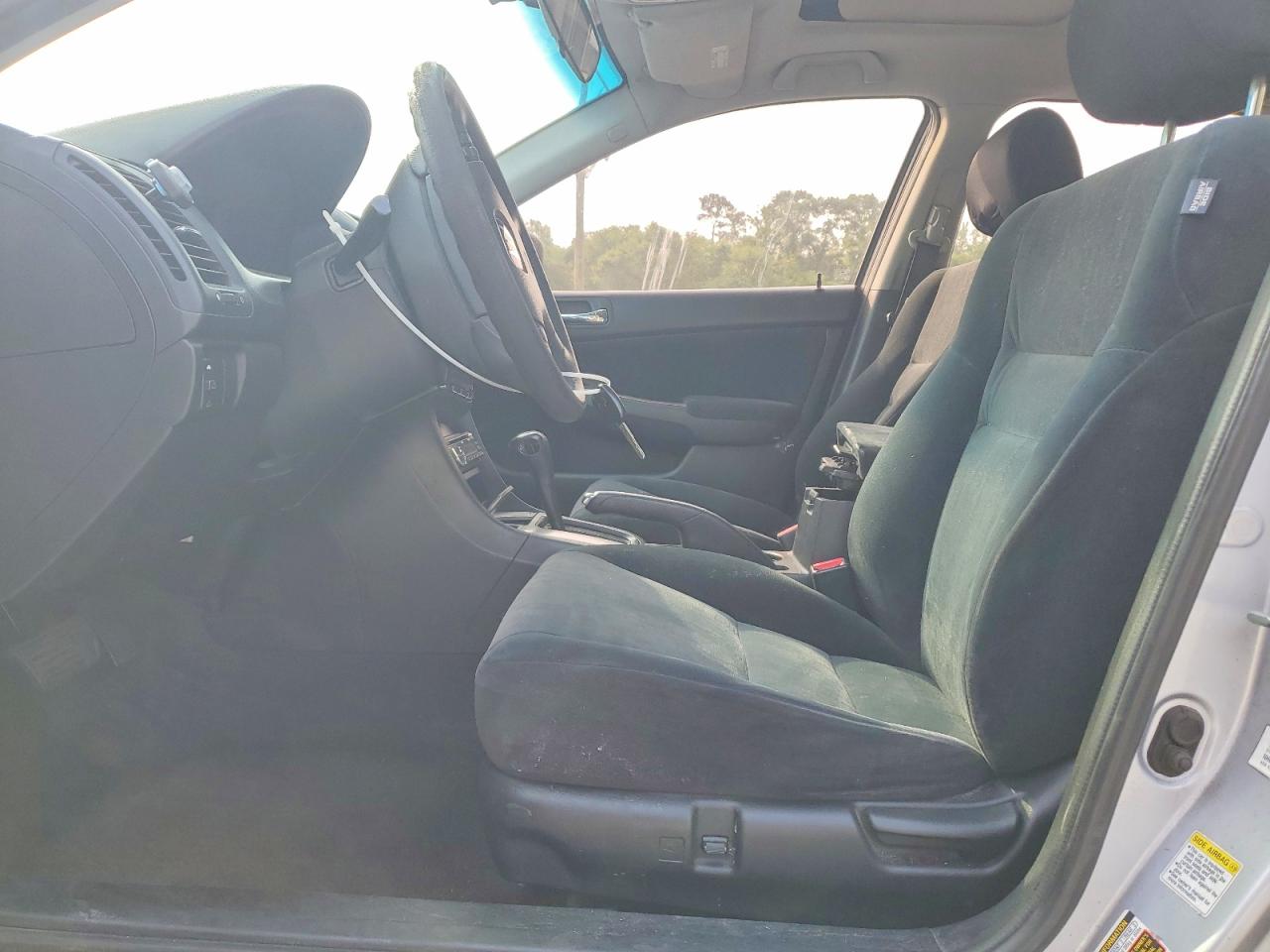 2005 Honda Accord Silver vin: 1HGCM56765A023594