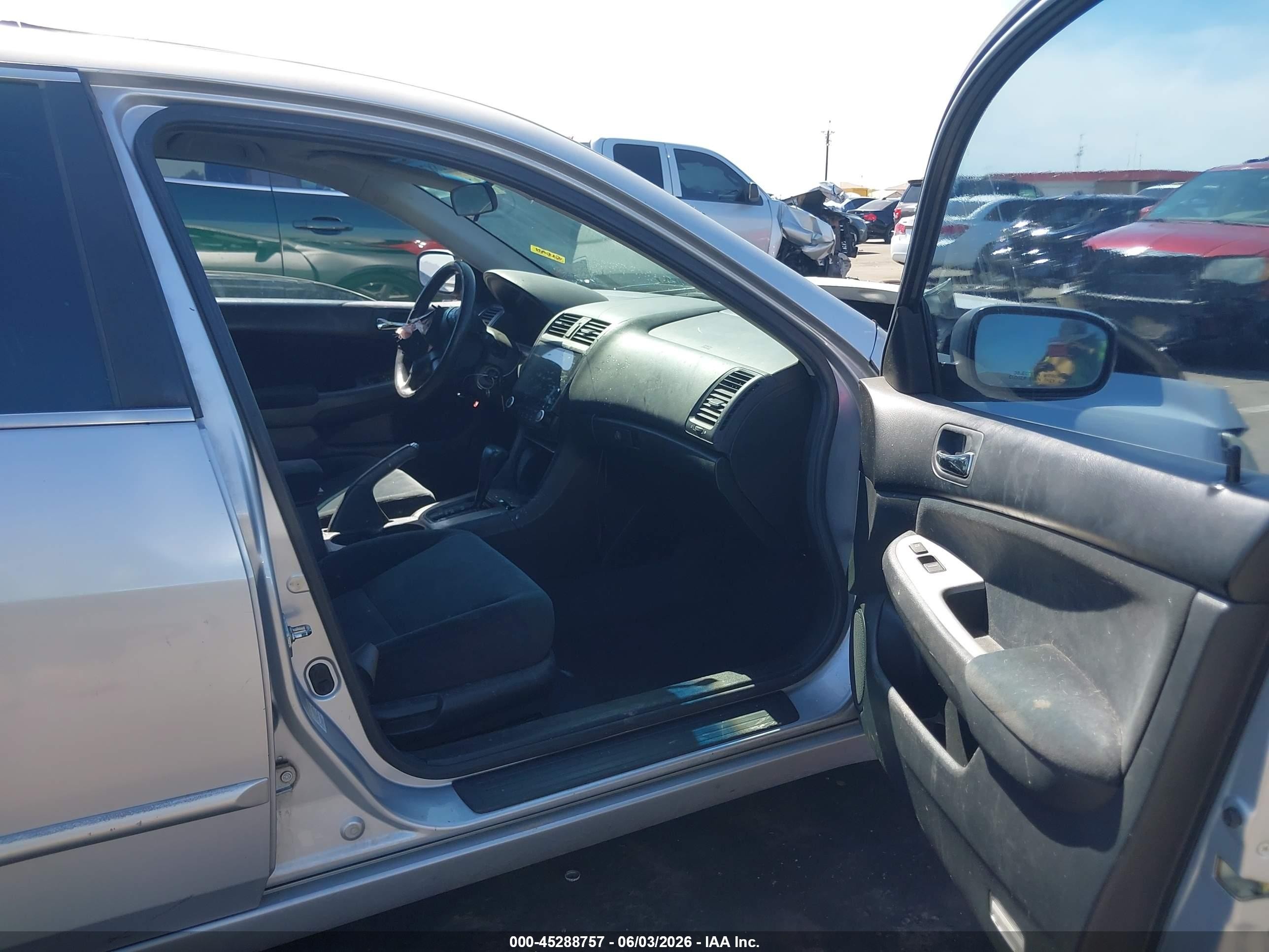 2005 Honda Accord 2.4 Ex Silver vin: 1HGCM56765A167131
