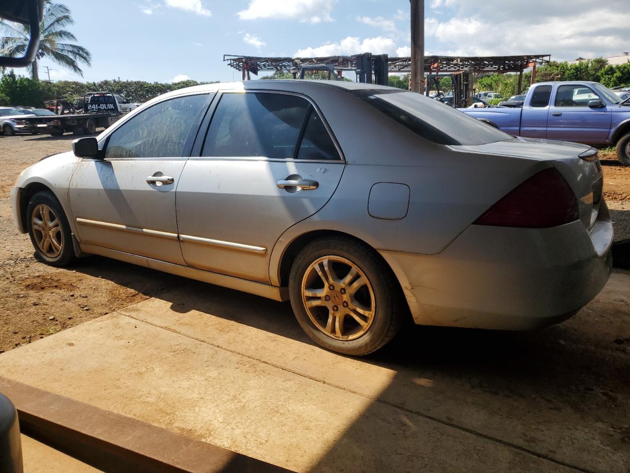 2007 Honda Accord Ex Silver vin: 1HGCM56767A182117 Damage: Left Rear Door, Rust, 2 To 3 Inches