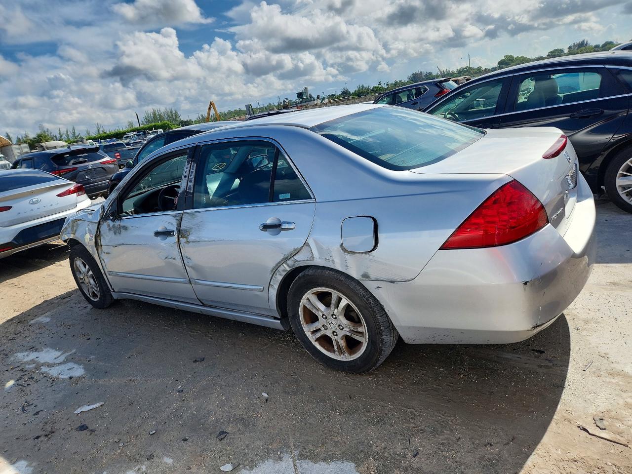 2007 Honda Accord Ex Серебряный vin: 1HGCM56777A044117