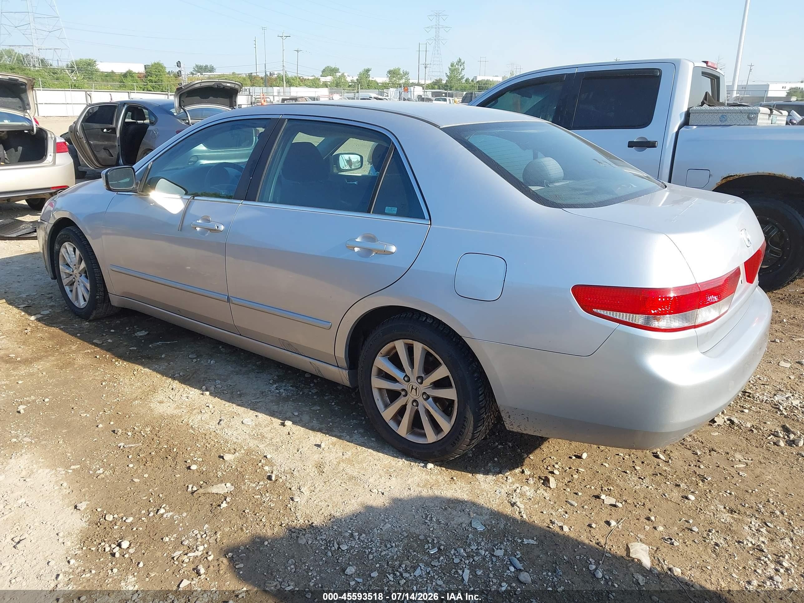 2004 Honda Accord 2.4 Ex Серебряный vin: 1HGCM56794A109836