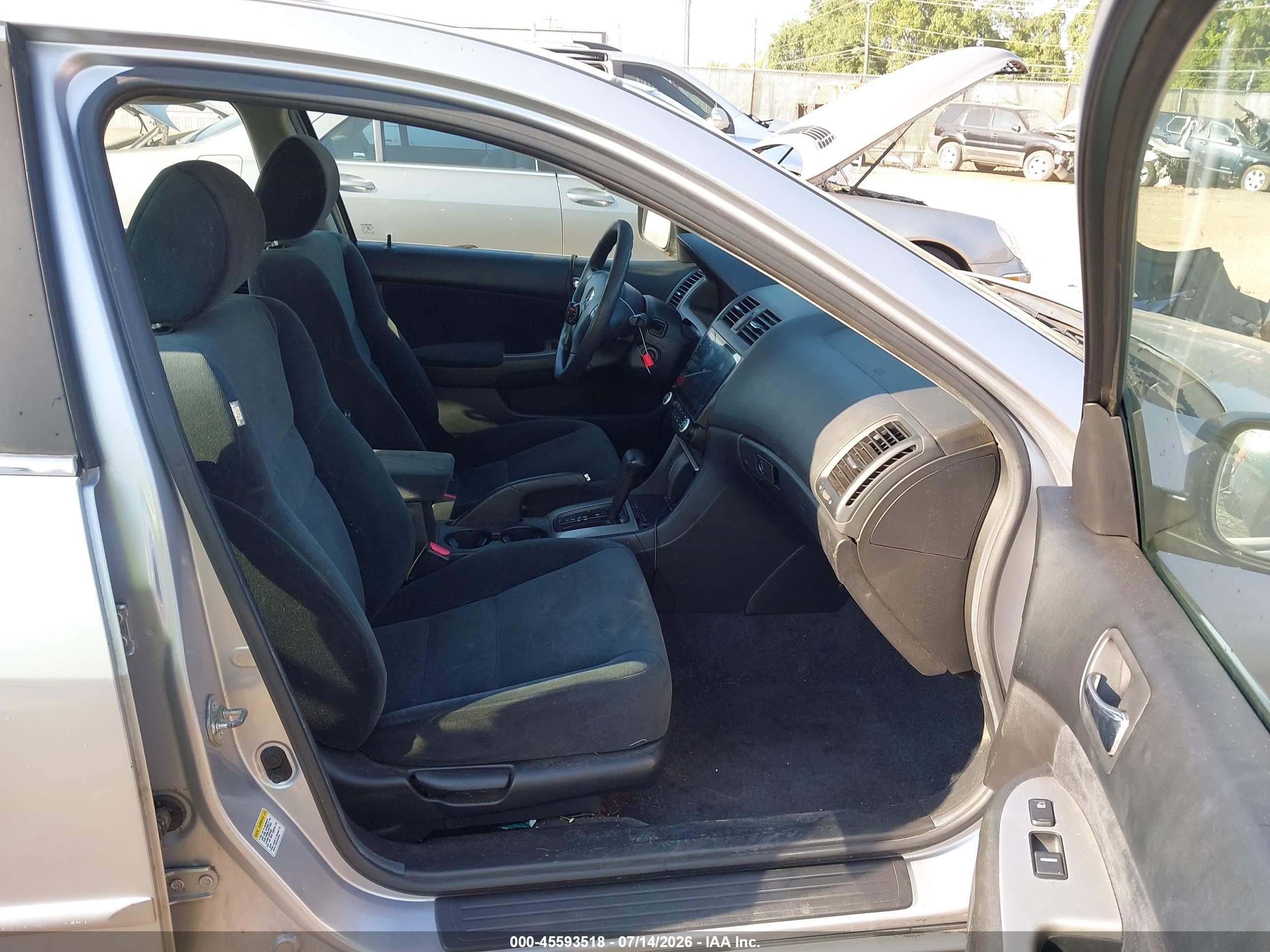 2004 Honda Accord 2.4 Ex Серебряный vin: 1HGCM56794A109836