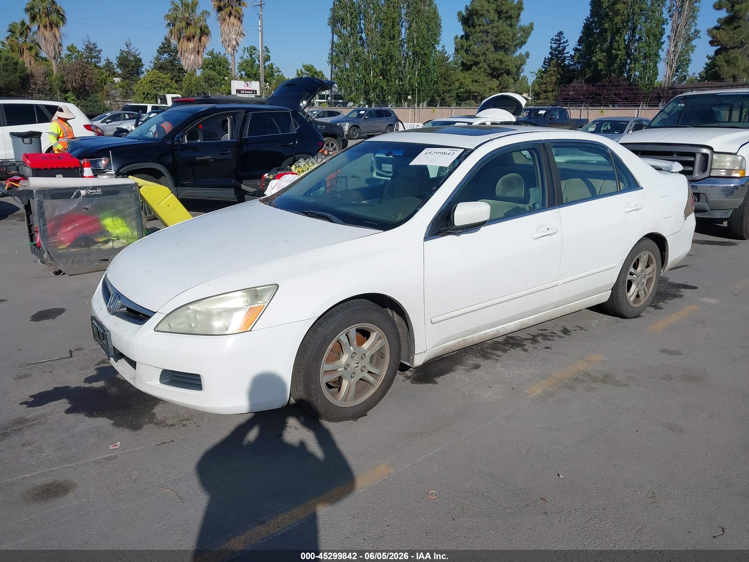 2007 Honda Accord 2.4 Ex White vin: 1HGCM567X7A119926