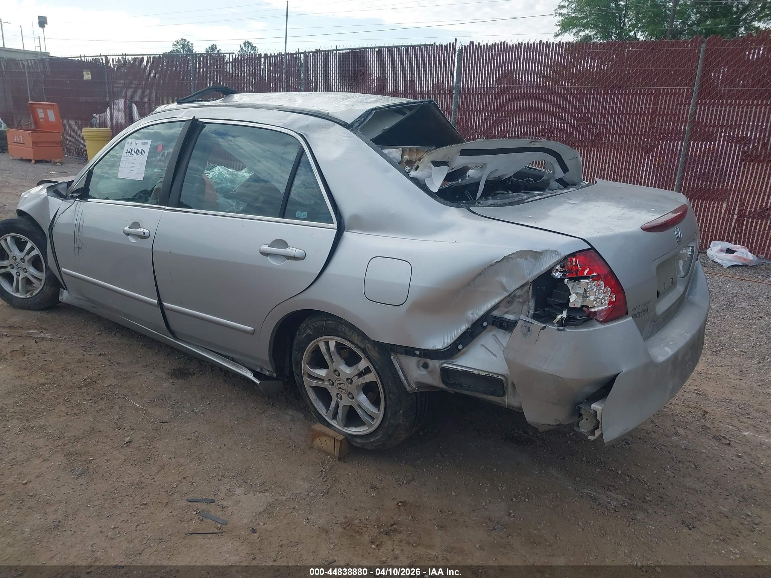 2007 Honda Accord 2.4 Ex Серебряный vin: 1HGCM567X7A200215