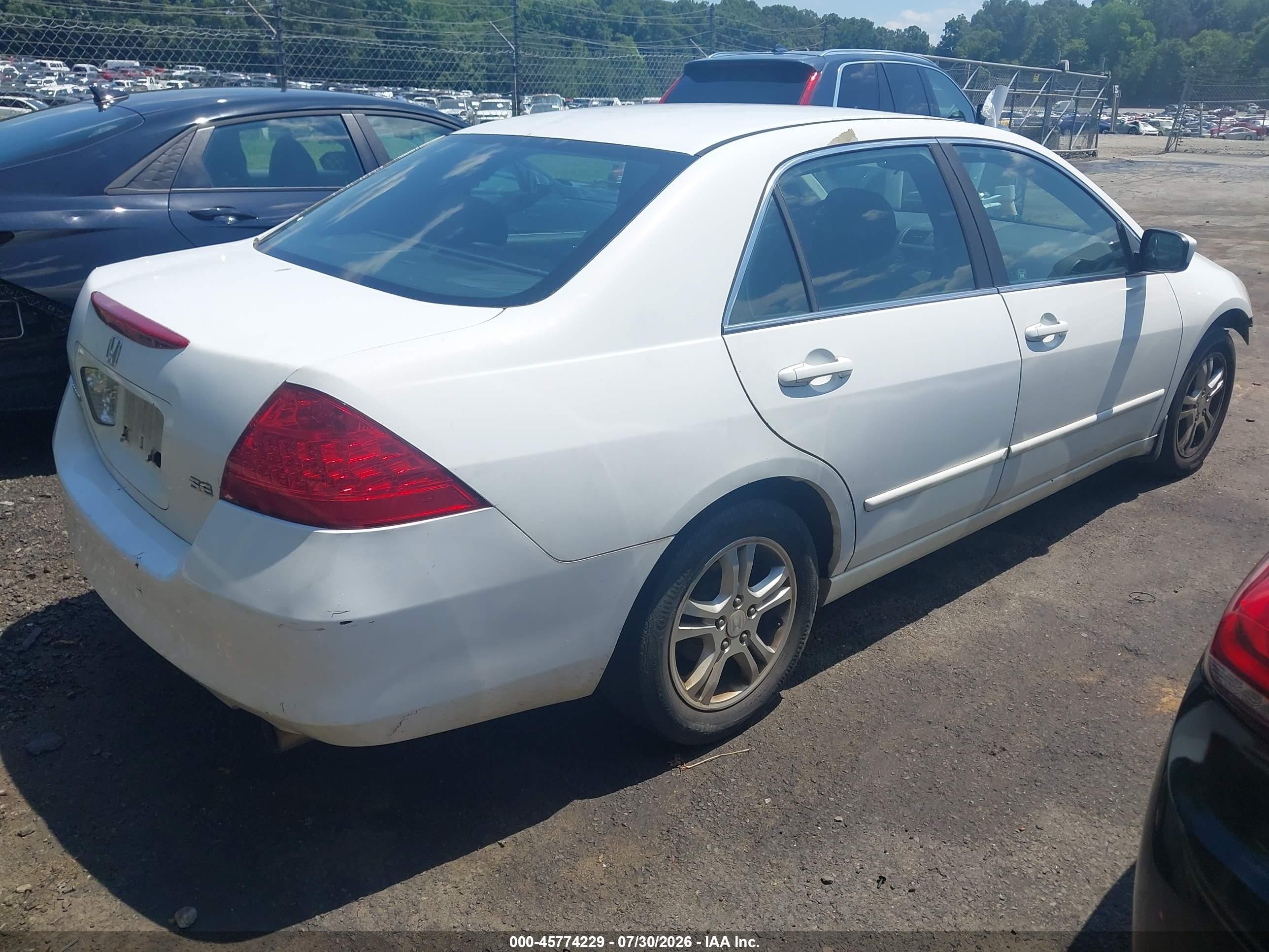2007 Honda Accord 2.4 Ex White vin: 1HGCM567X7A806775