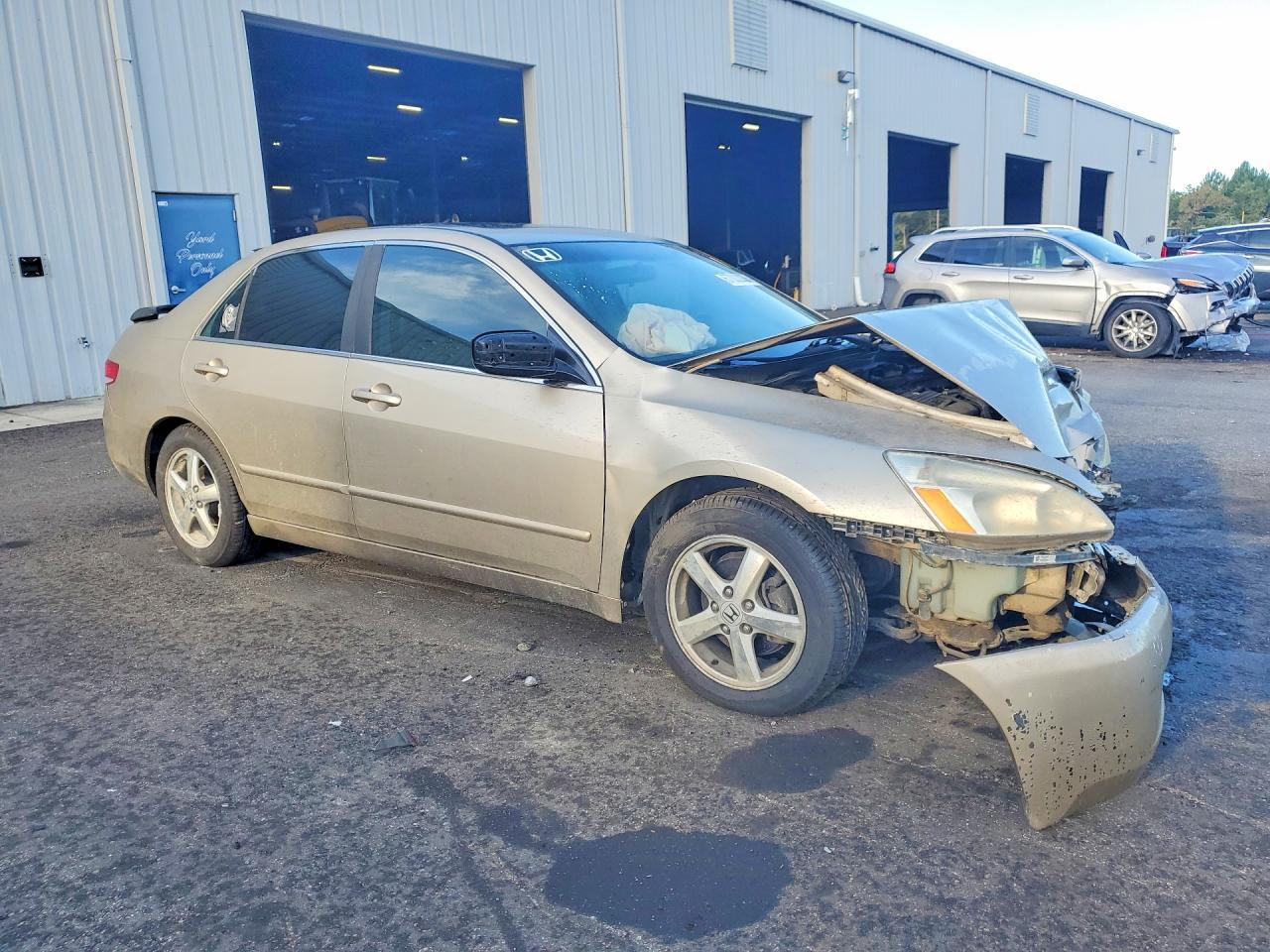 2004 Honda Accord Ex Beige vin: 1HGCM56804A001730