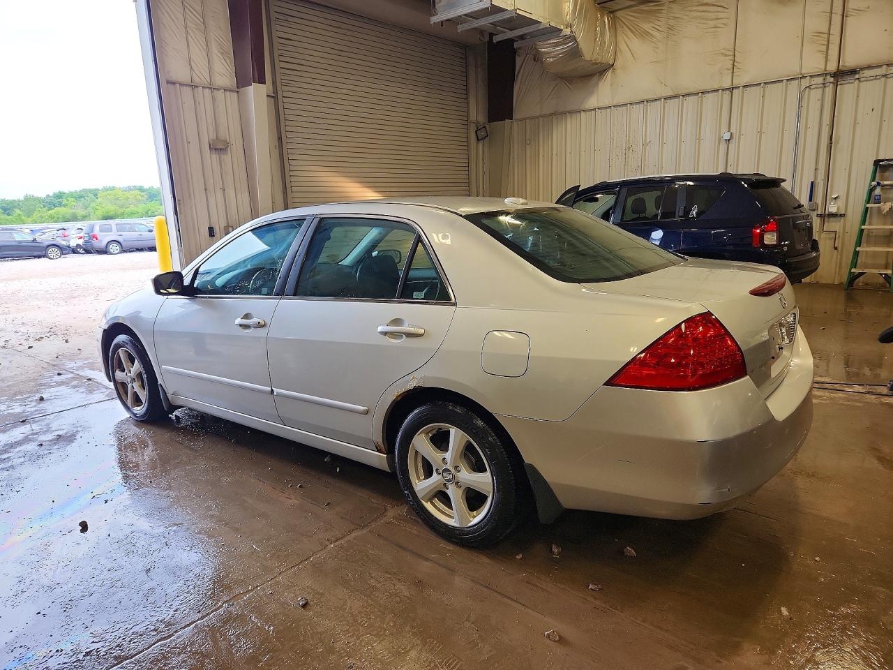 2006 Honda Accord Ex Silver vin: 1HGCM56806A012004