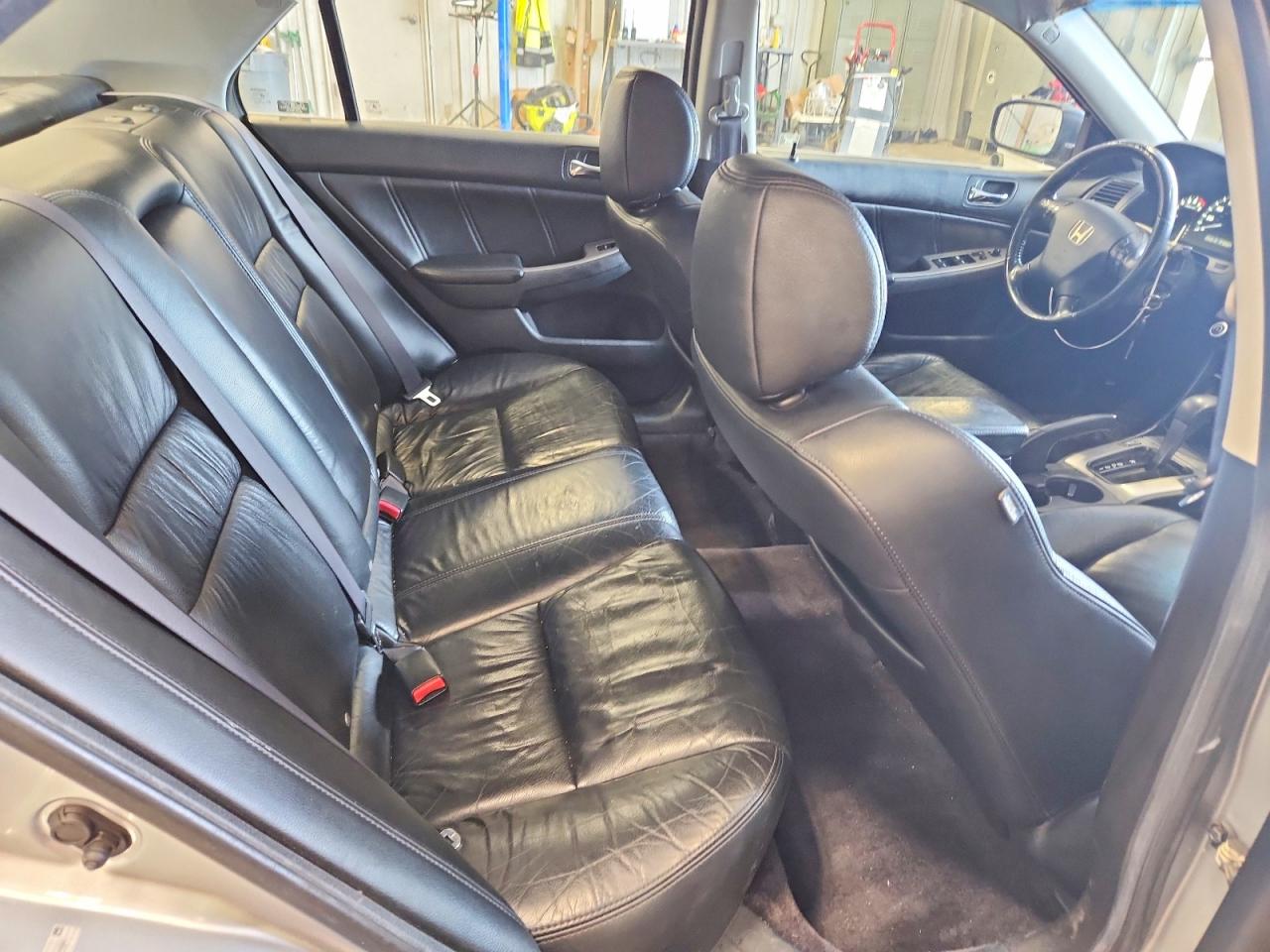2006 Honda Accord Ex Silver vin: 1HGCM56806A012004