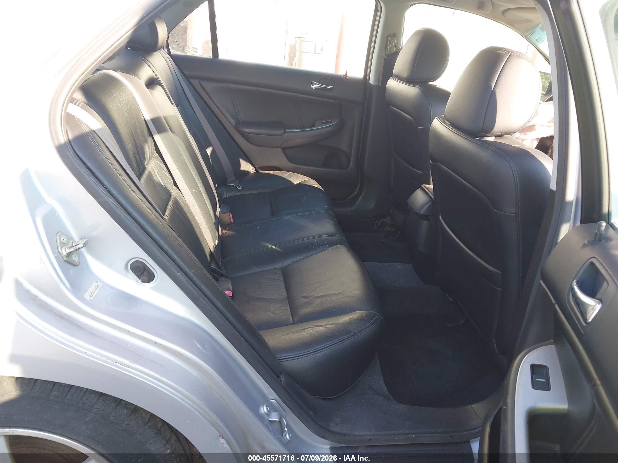 2005 Honda Accord 2.4 Ex Silver vin: 1HGCM56835A009404