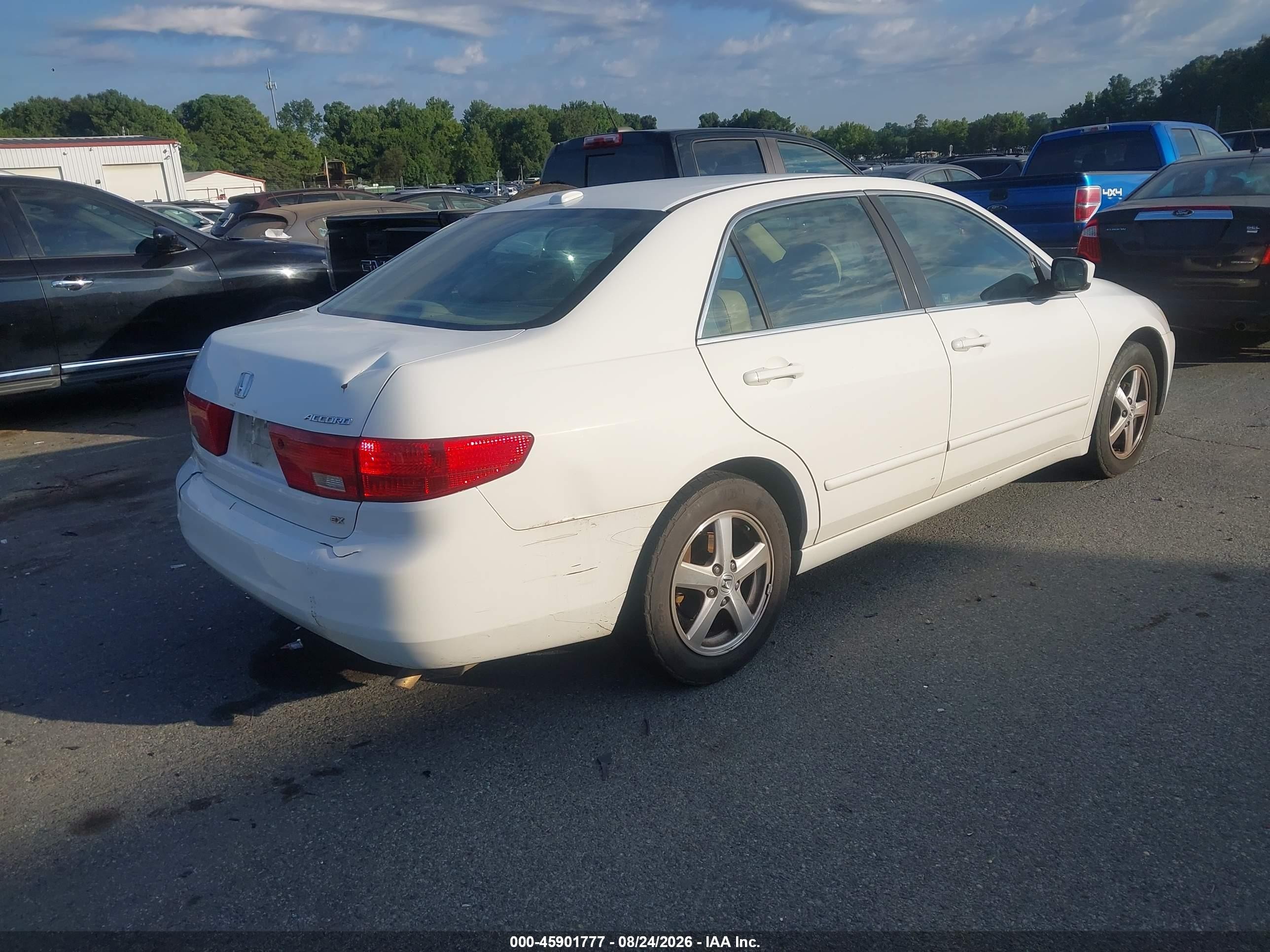2005 Honda Accord 2.4 Ex White vin: 1HGCM56835A178418