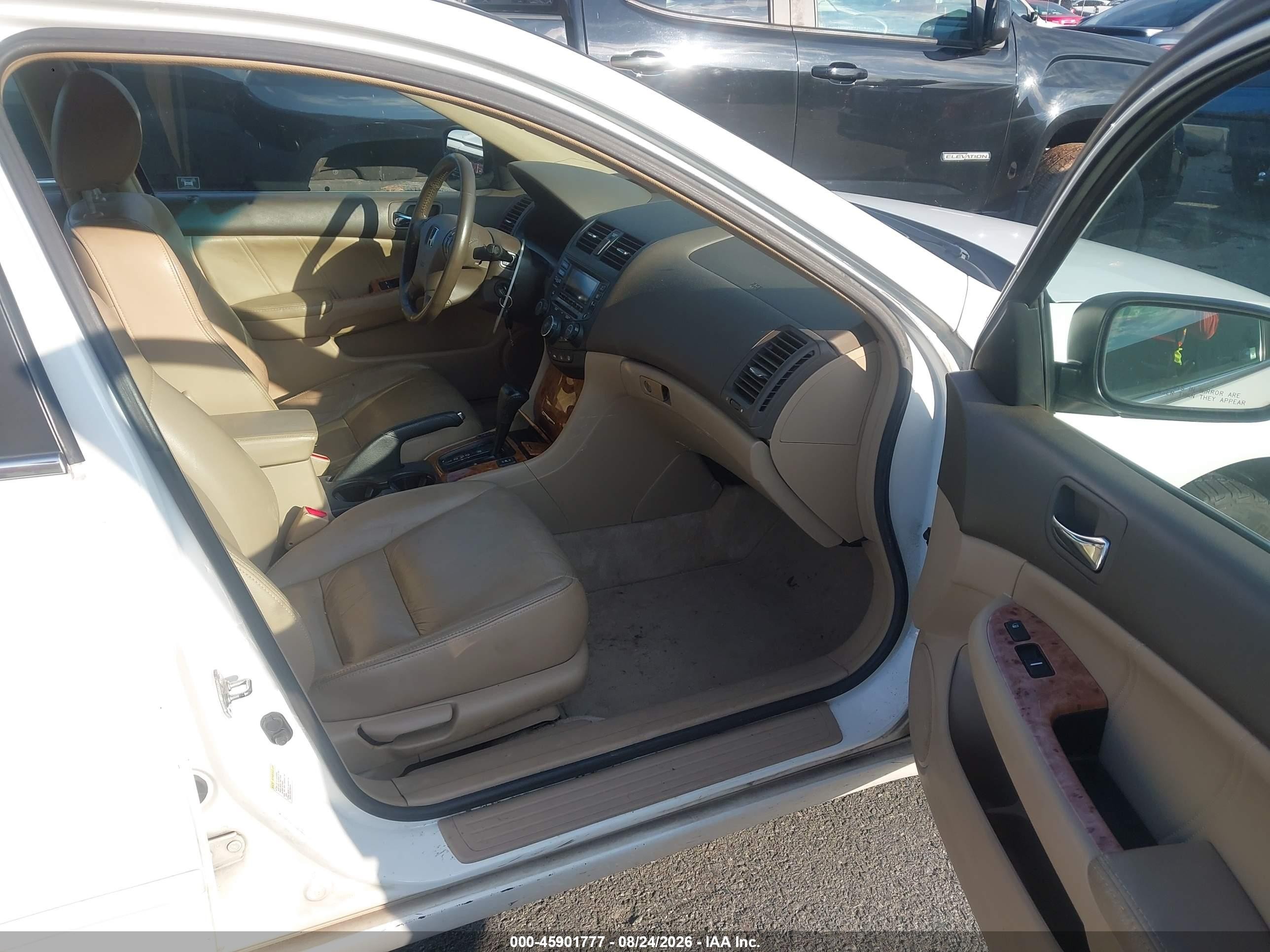2005 Honda Accord 2.4 Ex White vin: 1HGCM56835A178418