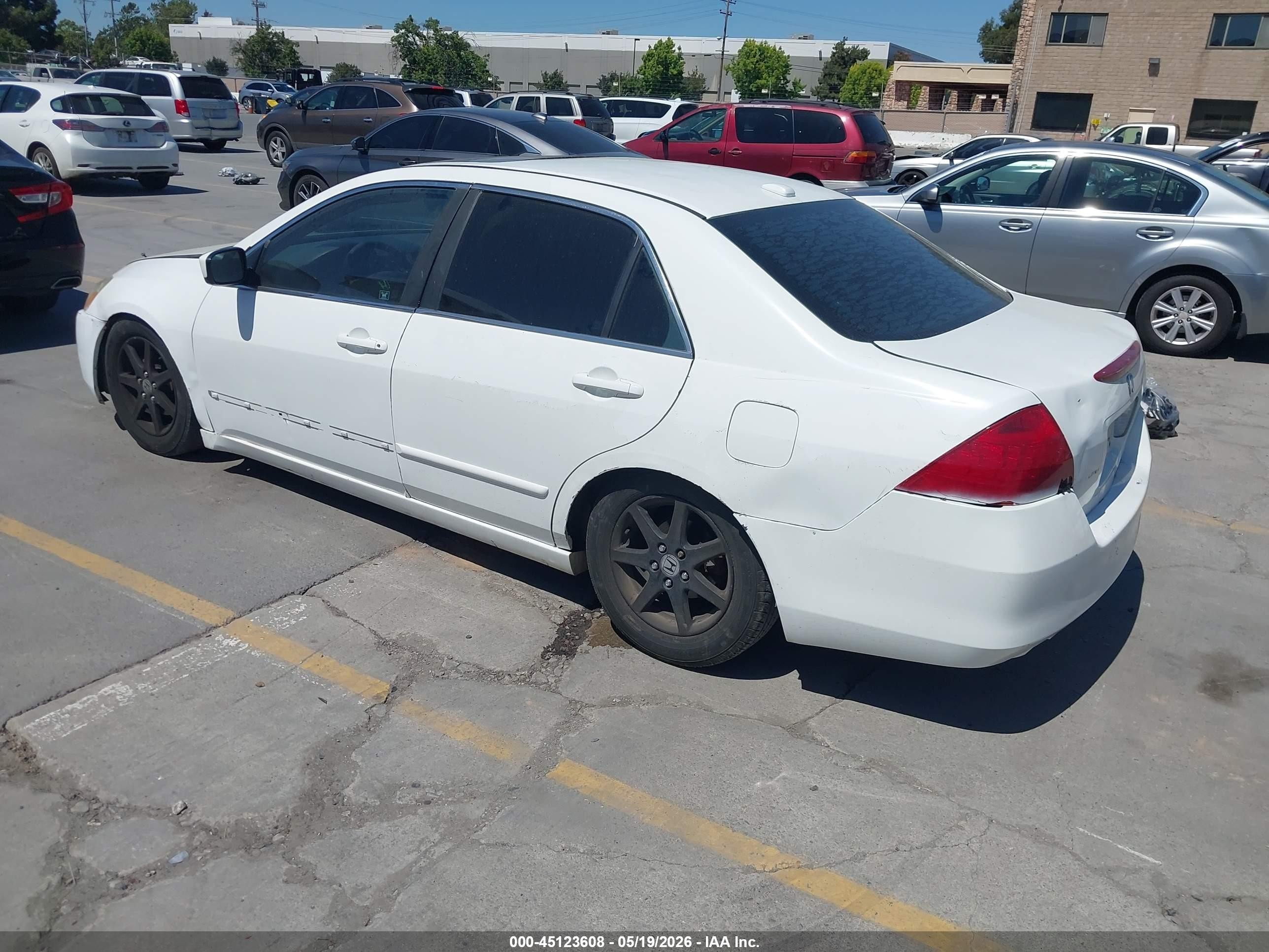 2006 Honda Accord 2.4 Ex White vin: 1HGCM56836A147252