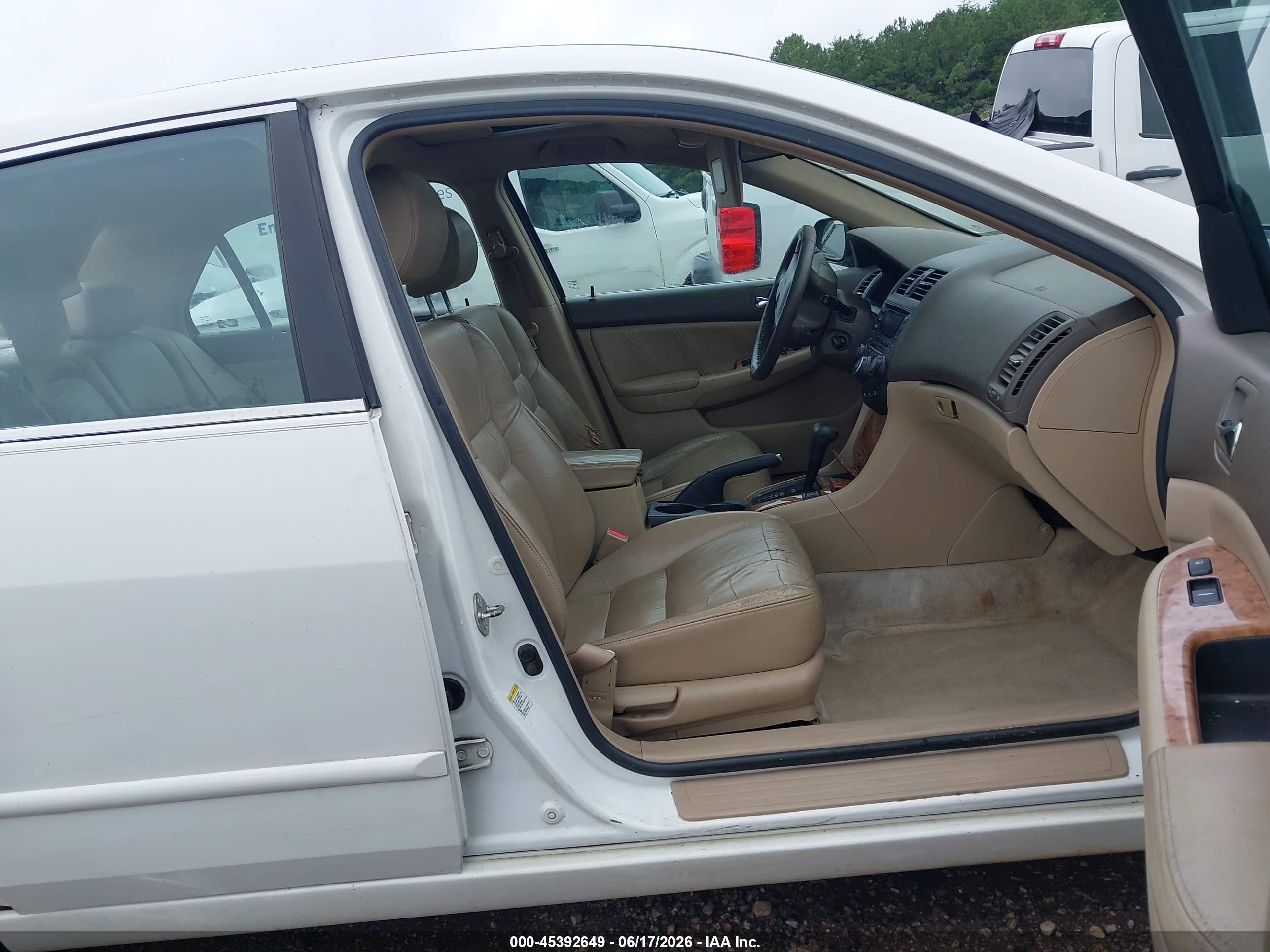 2005 Honda Accord 2.4 Ex White vin: 1HGCM56855A097159