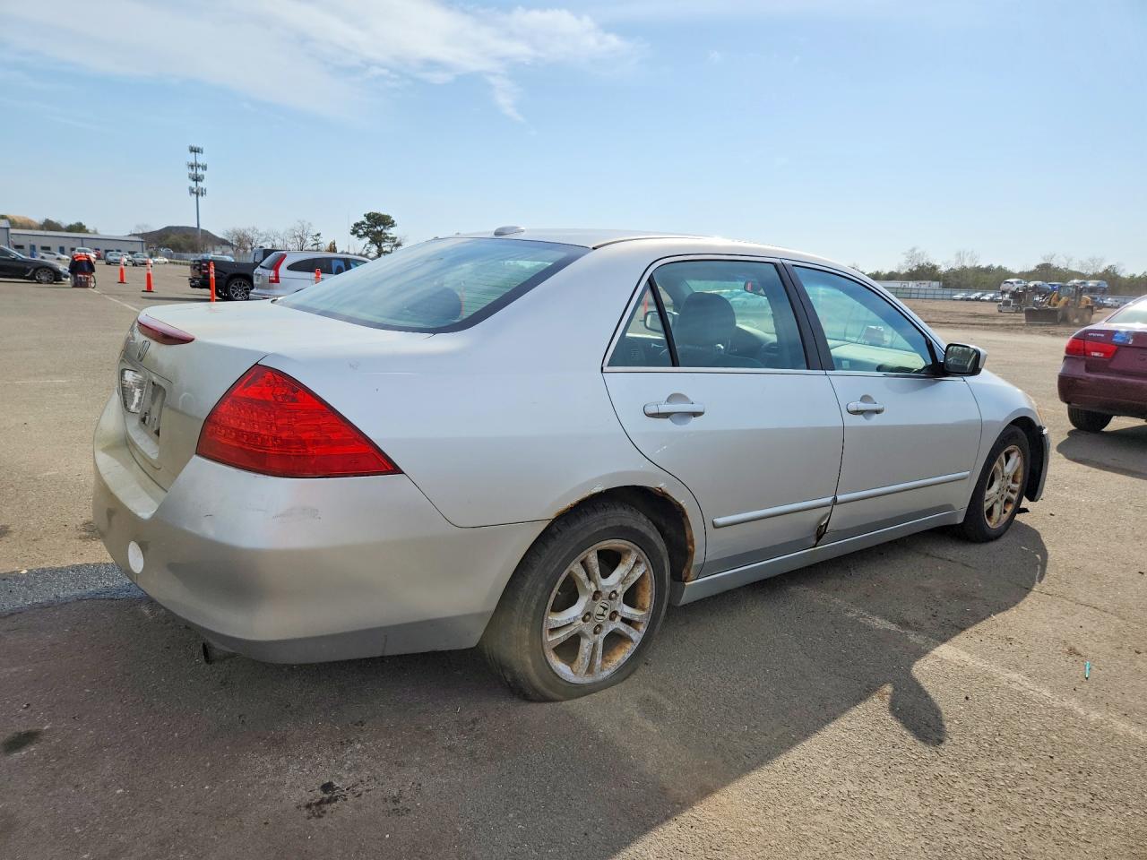 2008 Honda Accord Silver vin: 1HGCM56867A032923