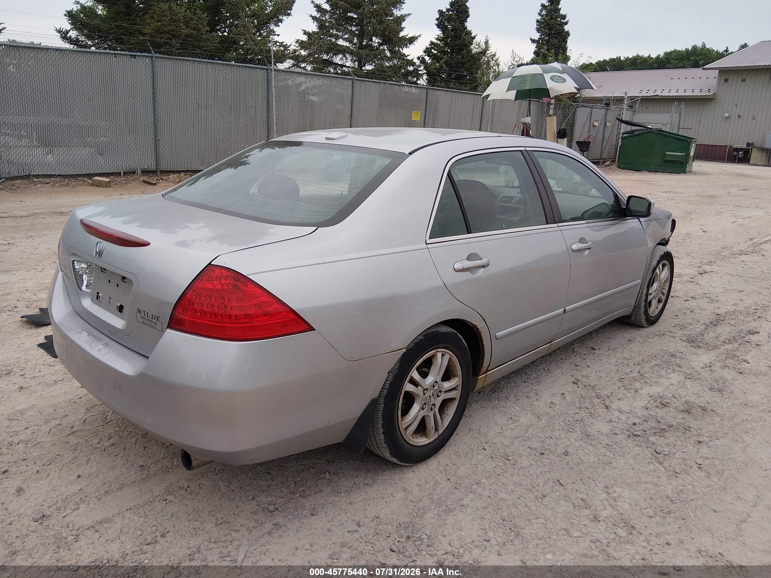 2007 Honda Accord 2.4 Ex Silver vin: 1HGCM56867A138014