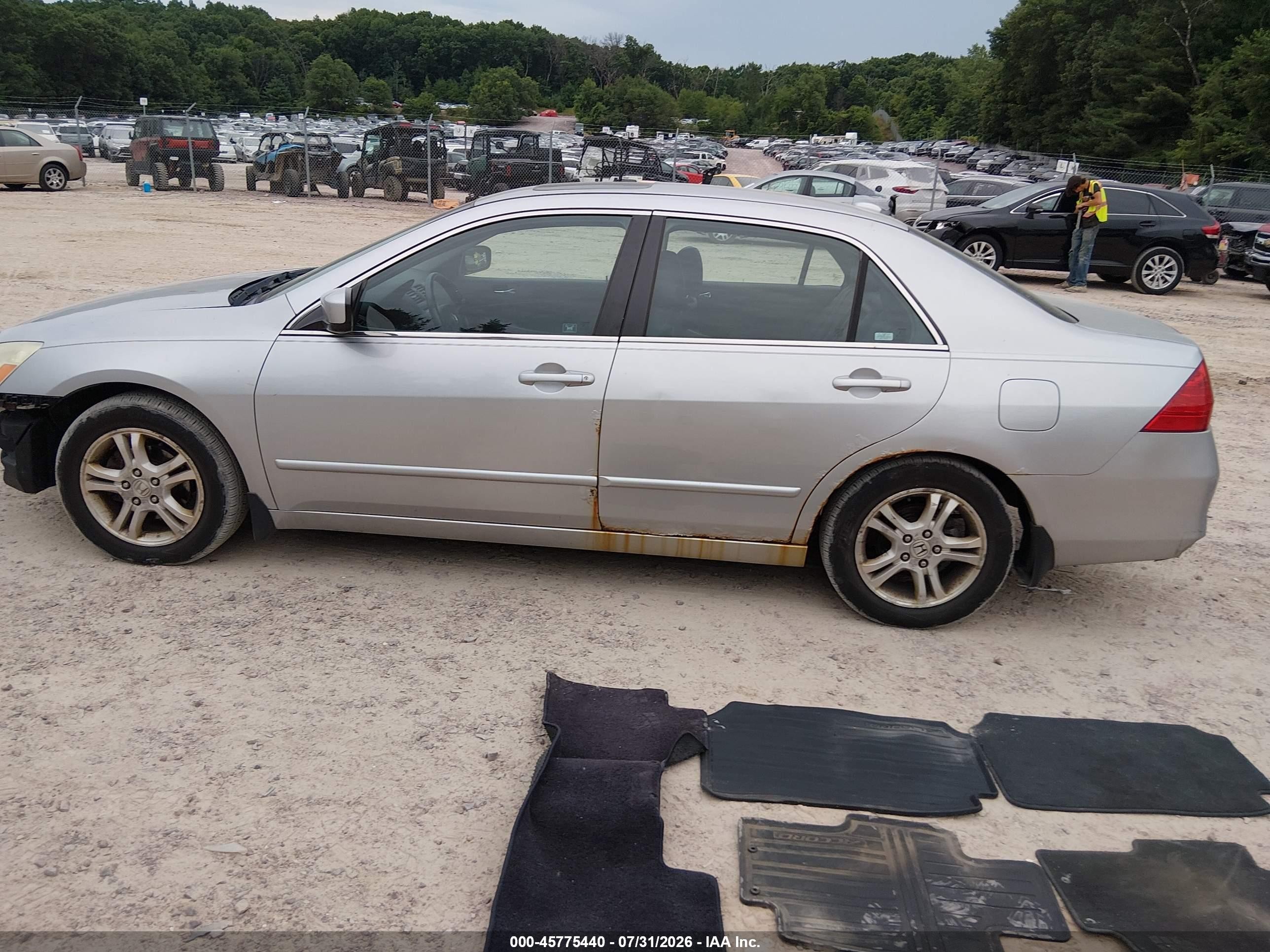 2007 Honda Accord 2.4 Ex Silver vin: 1HGCM56867A138014