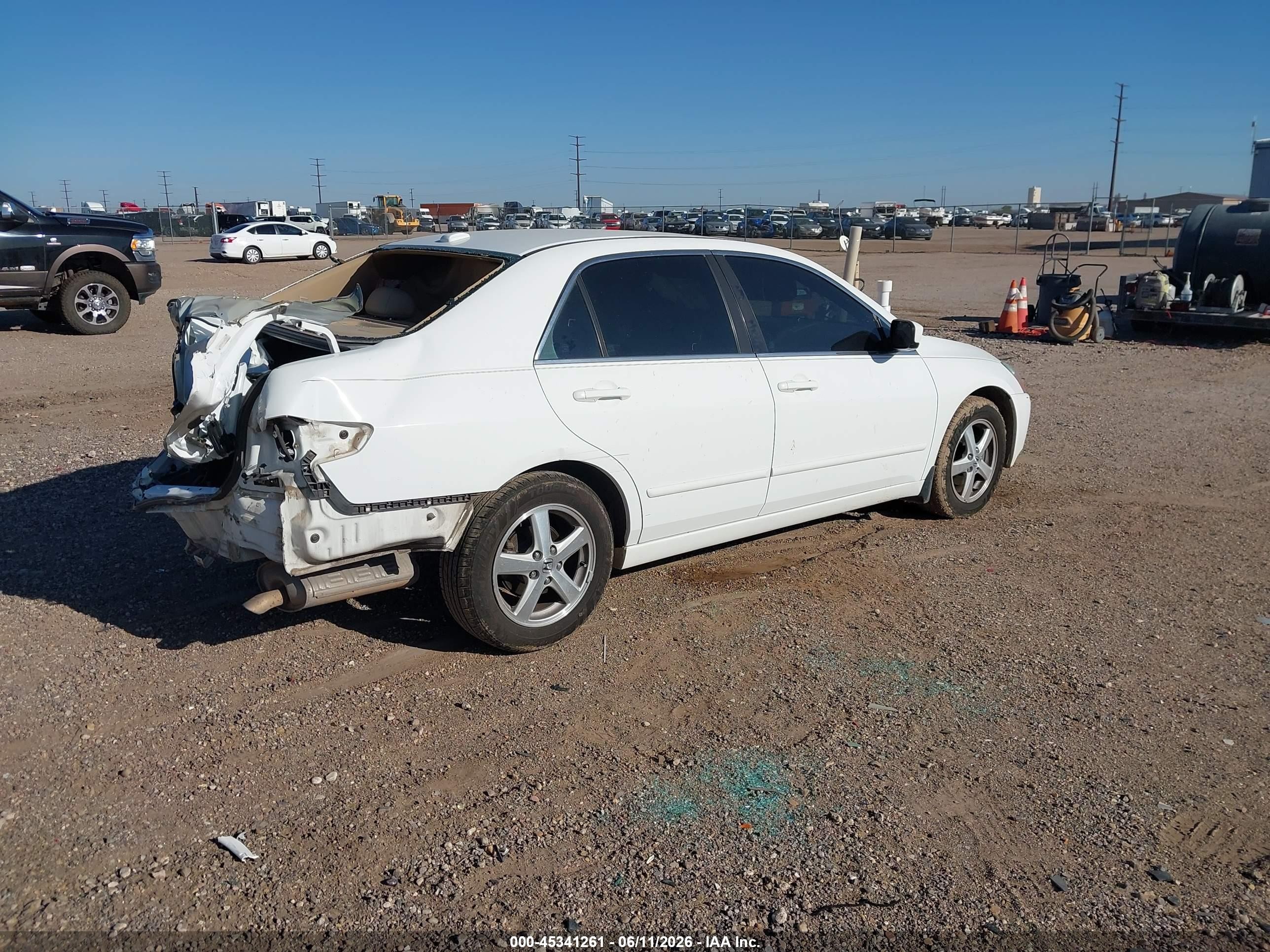 2005 Honda Accord 2.4 Ex White vin: 1HGCM56875A015075
