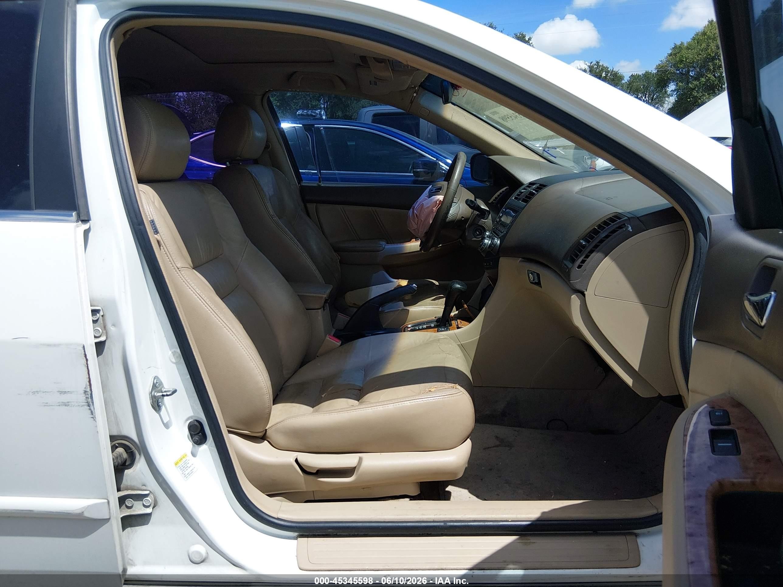 2005 Honda Accord 2.4 Ex White vin: 1HGCM56875A154073