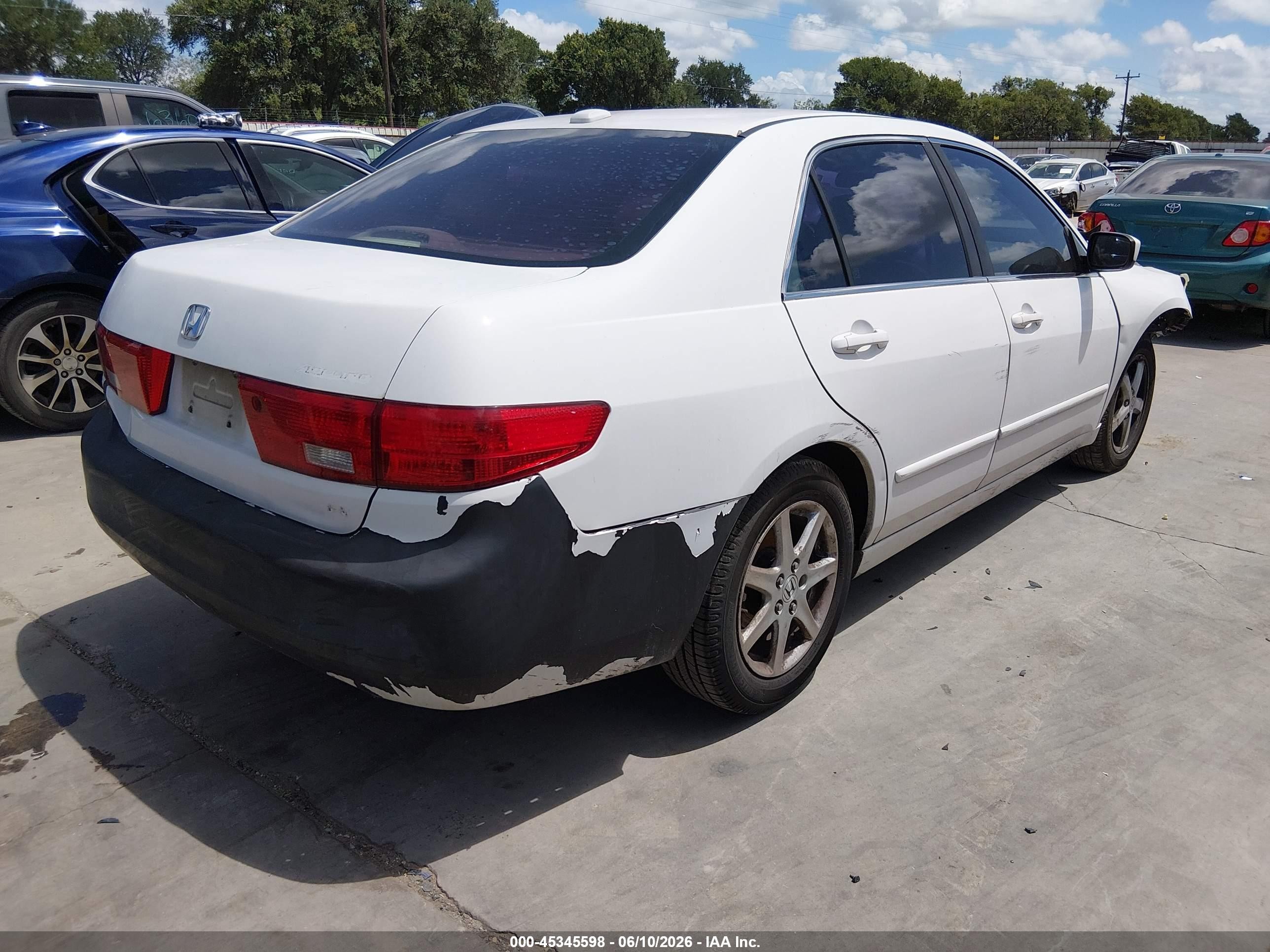 2005 Honda Accord 2.4 Ex White vin: 1HGCM56875A154073