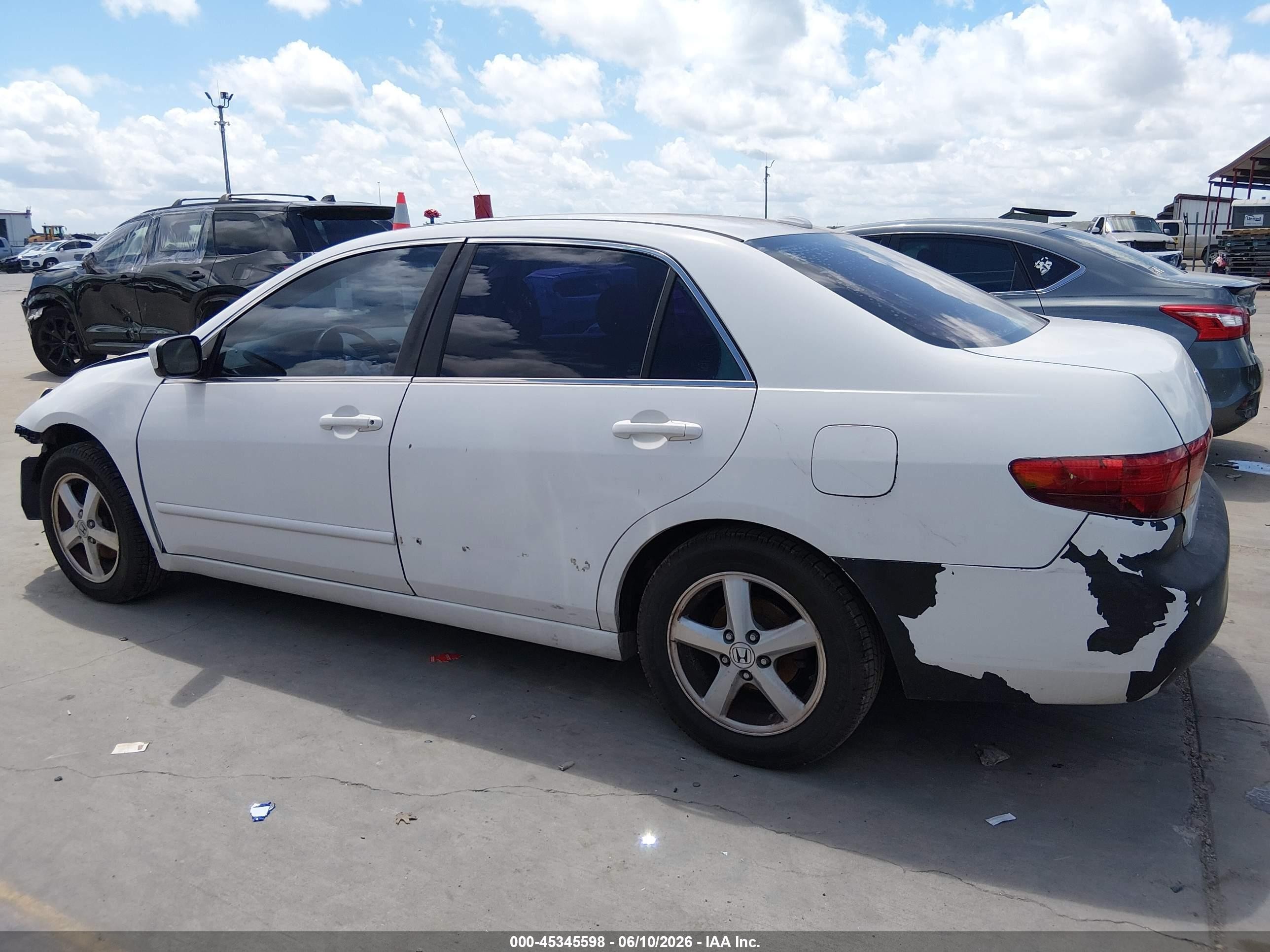 2005 Honda Accord 2.4 Ex White vin: 1HGCM56875A154073