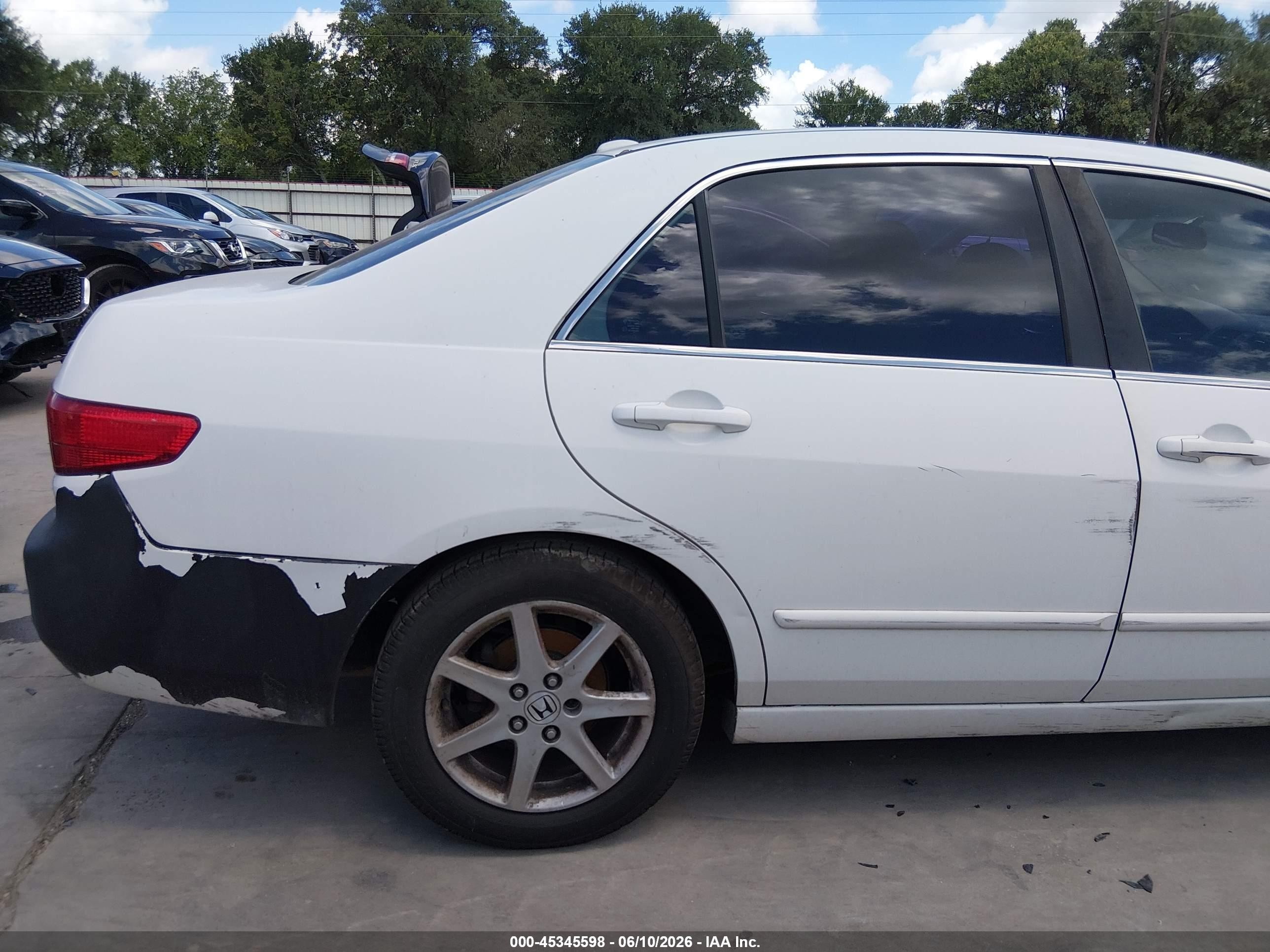 2005 Honda Accord 2.4 Ex White vin: 1HGCM56875A154073