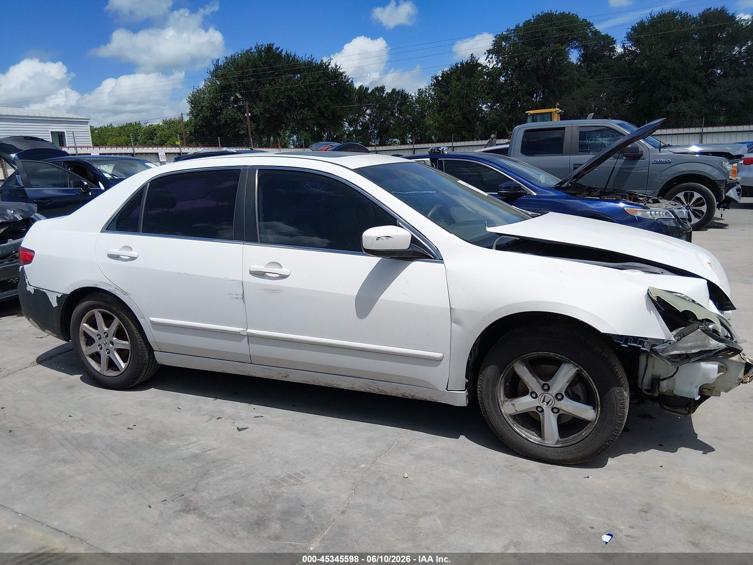 2005 Honda Accord 2.4 Ex White vin: 1HGCM56875A154073