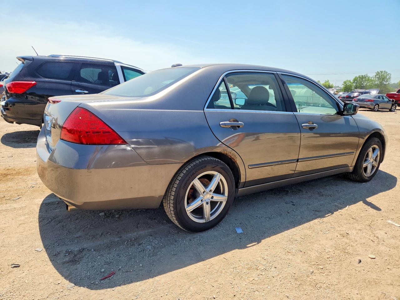 2007 Honda Accord Ex Silver vin: 1HGCM56877A073061