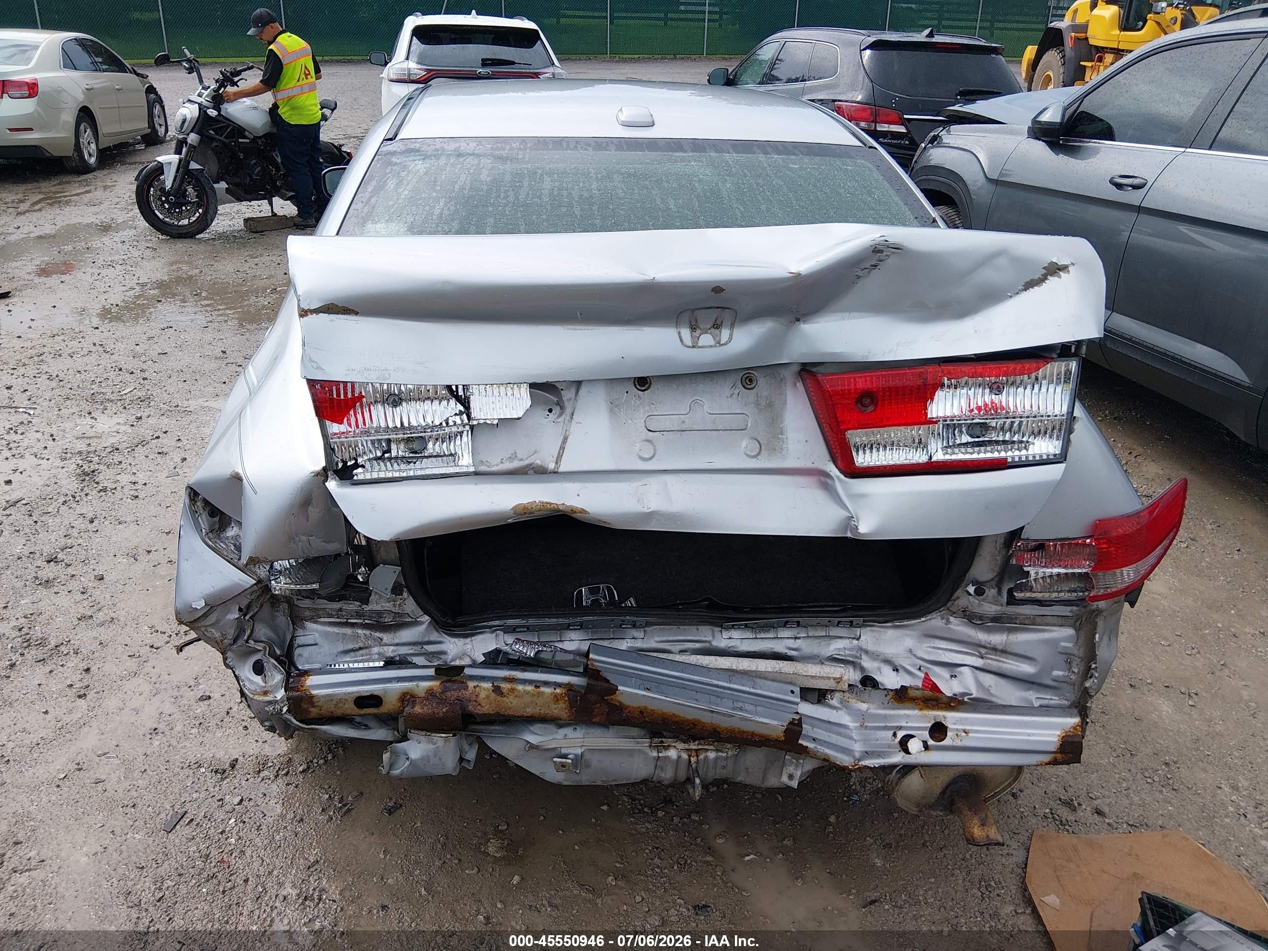 2004 Honda Accord 2.4 Ex Silver vin: 1HGCM56884A162388