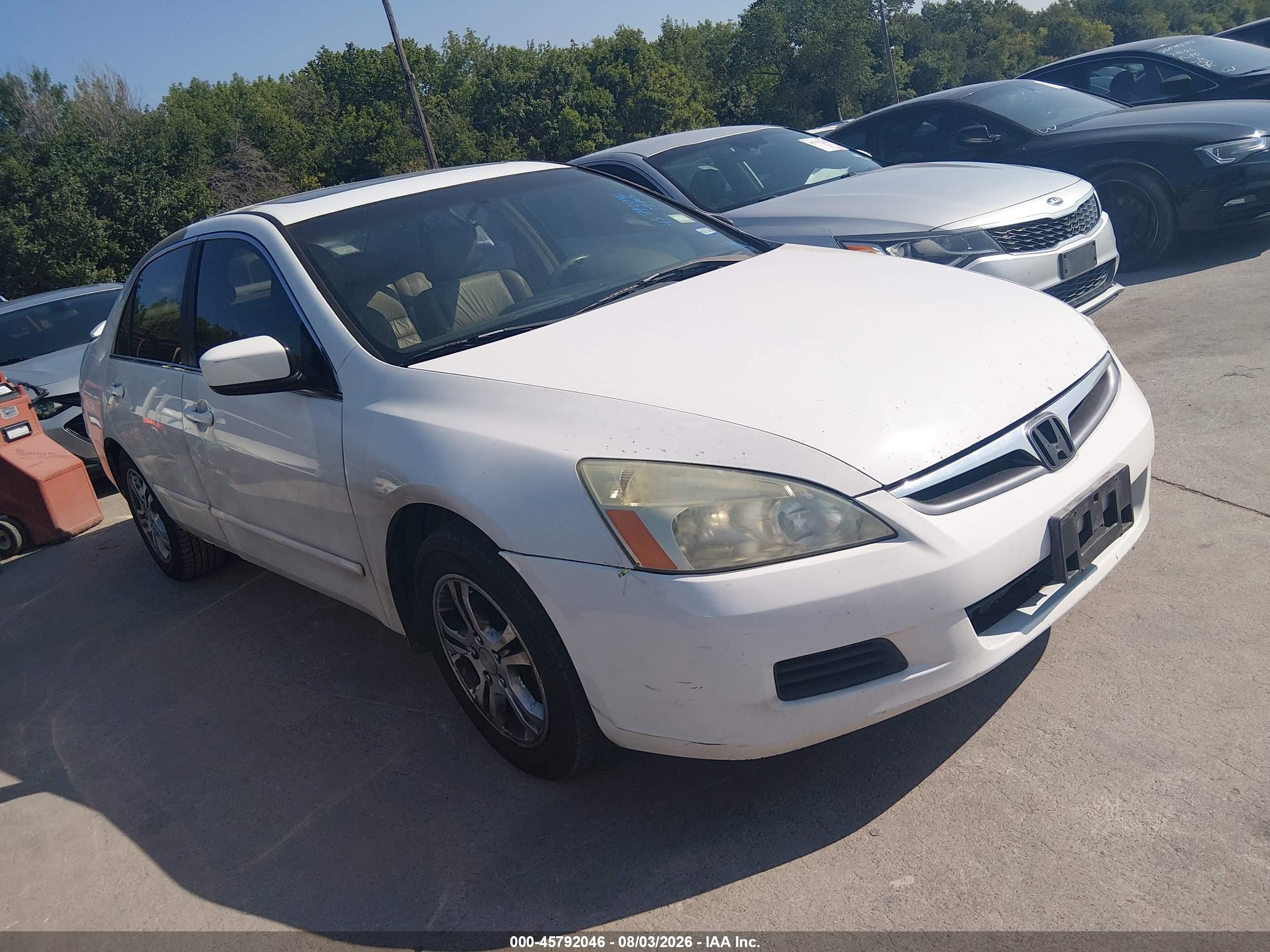 2007 Honda Accord 2.4 Ex Белый vin: 1HGCM56887A089883