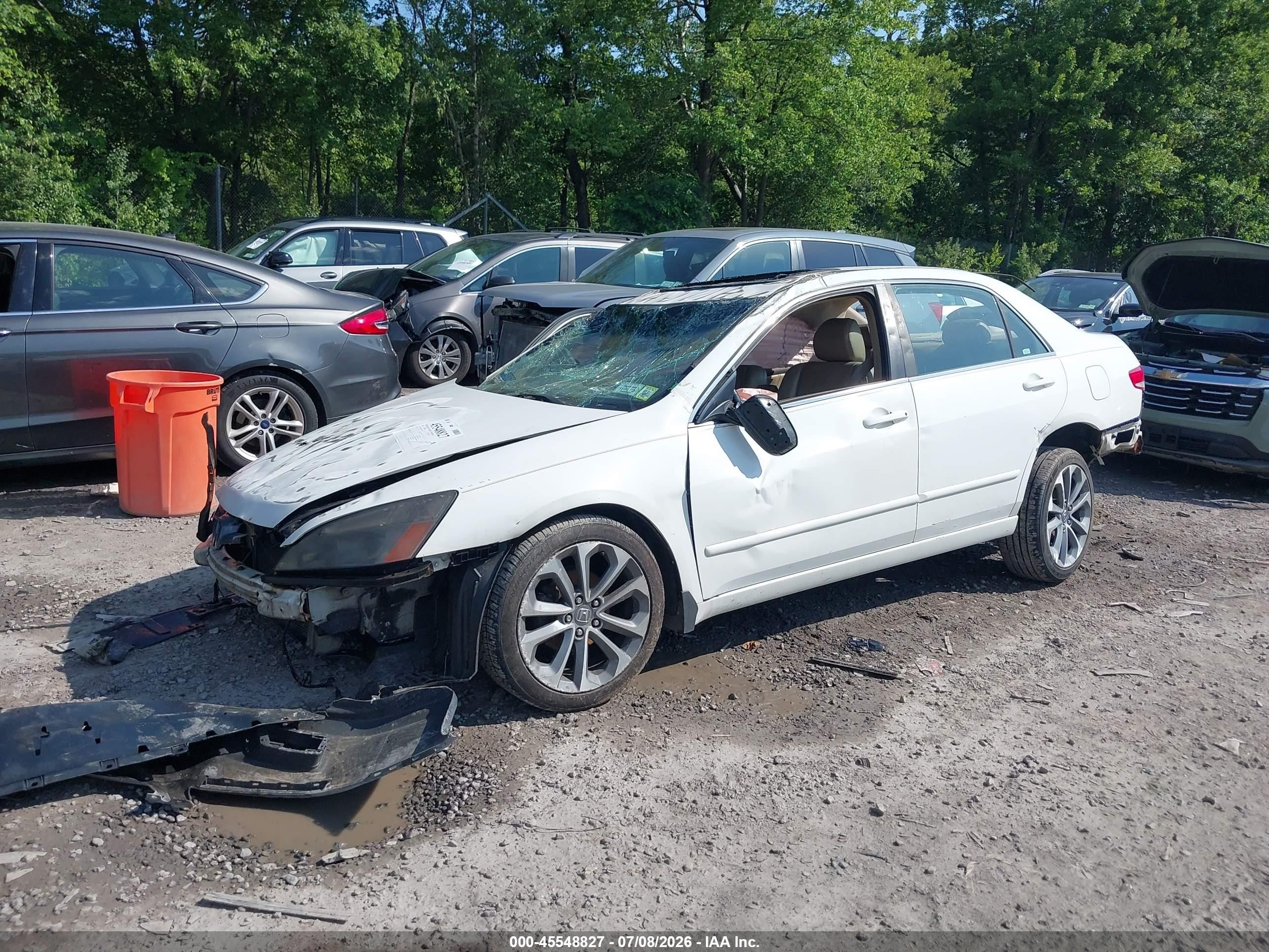 2004 Honda Accord 2.4 Ex White vin: 1HGCM56894A111949