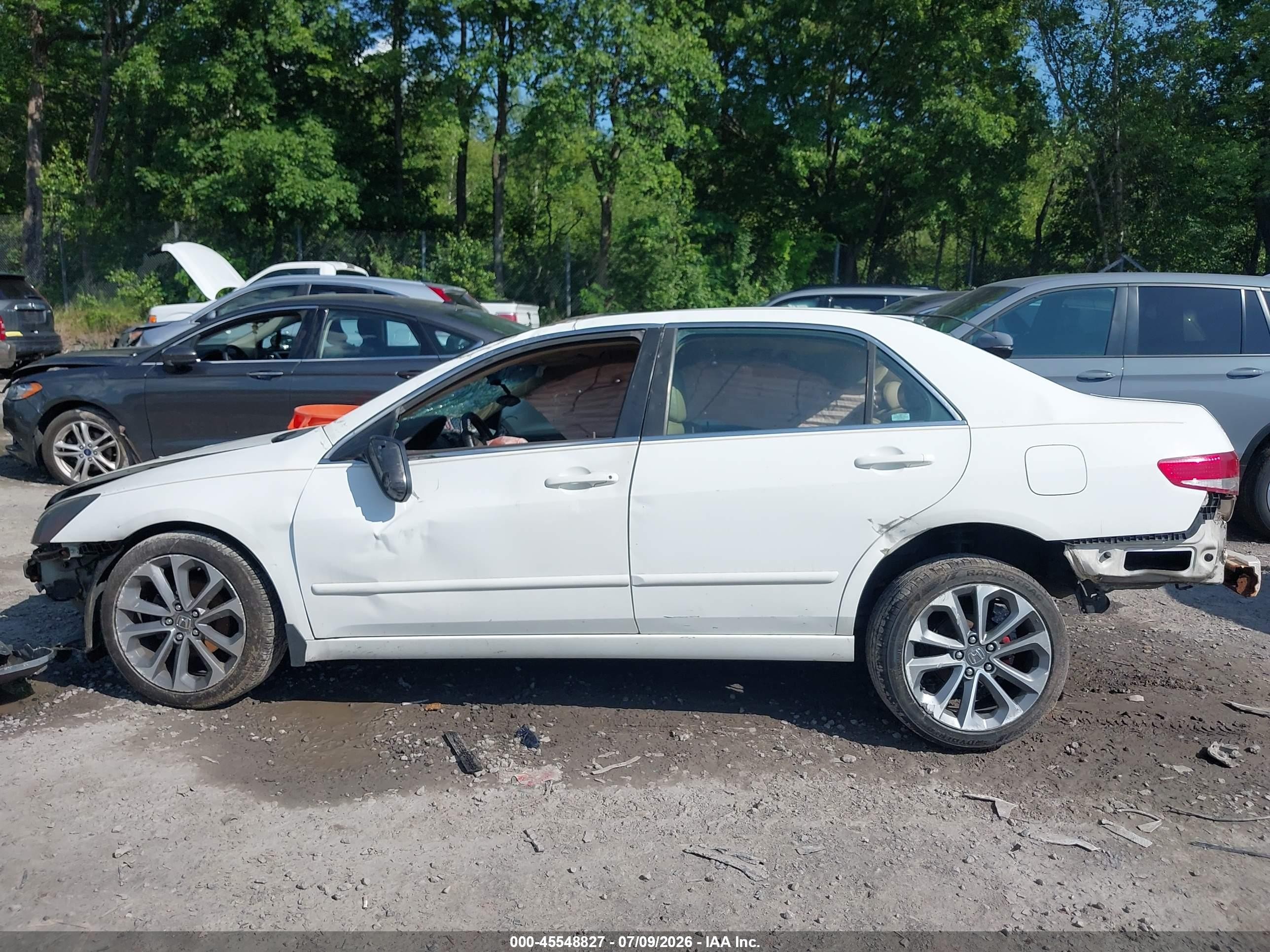 2004 Honda Accord 2.4 Ex White vin: 1HGCM56894A111949