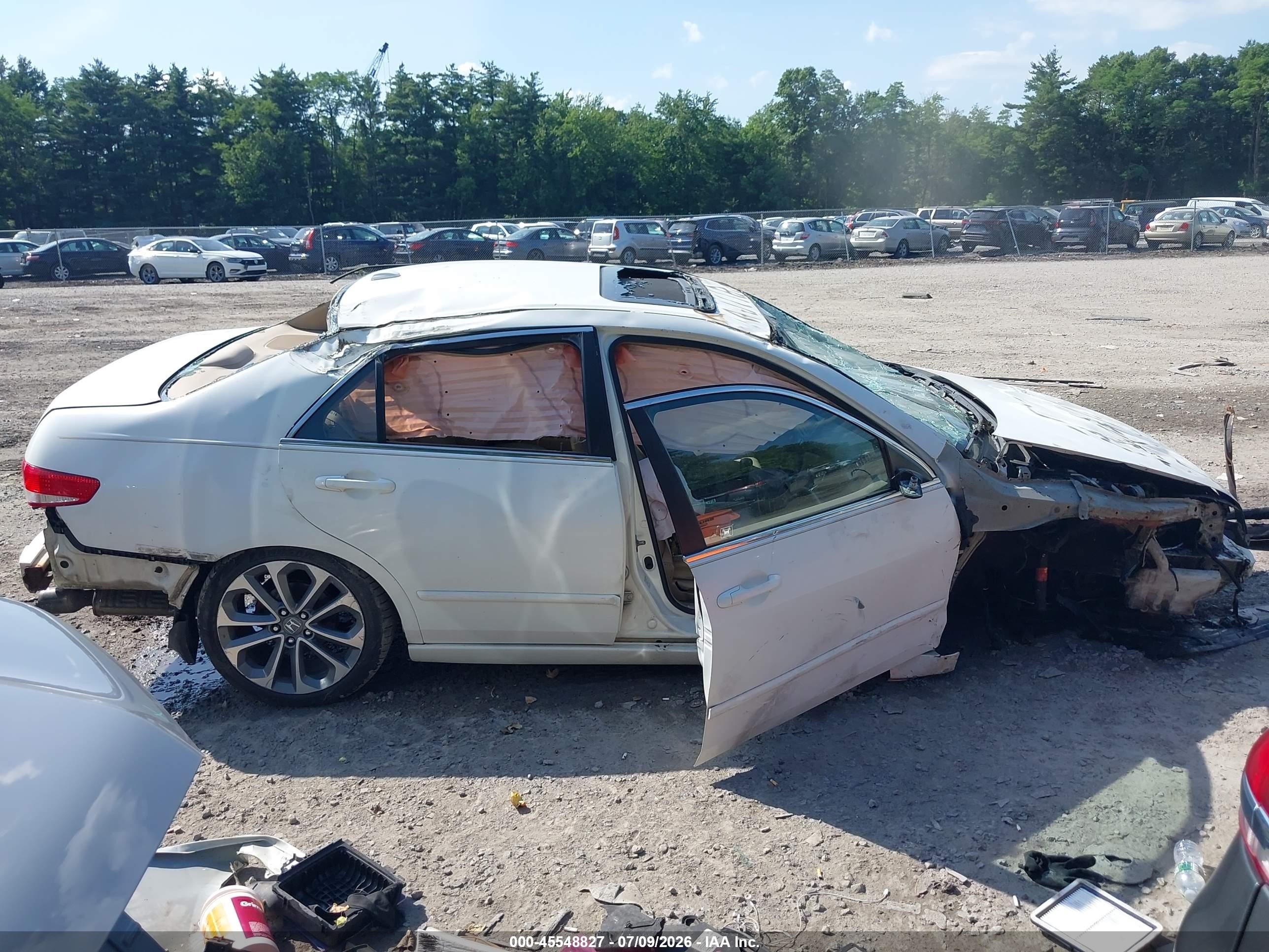 2004 Honda Accord 2.4 Ex White vin: 1HGCM56894A111949