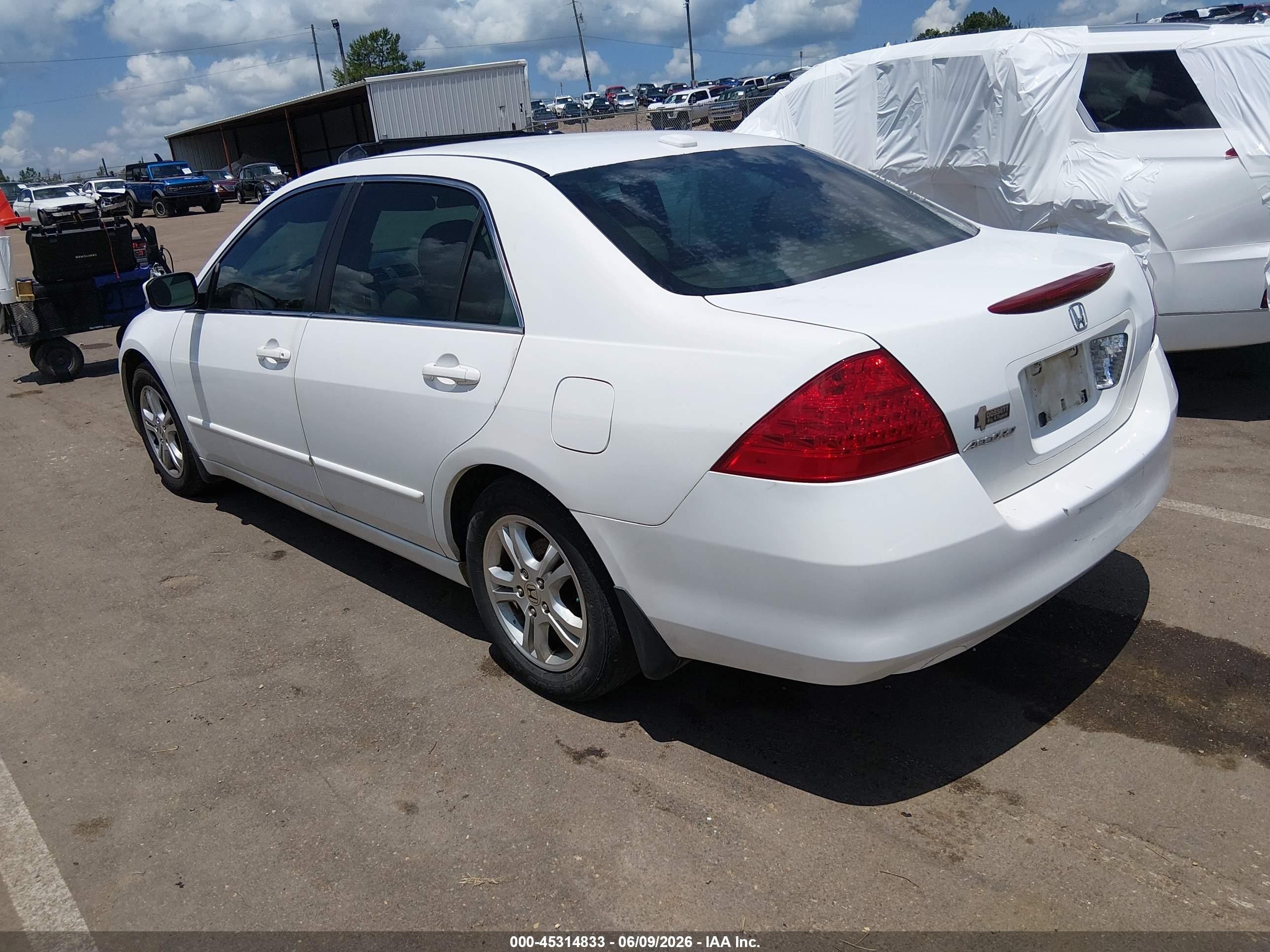2007 Honda Accord 2.4 Ex White vin: 1HGCM56897A111793