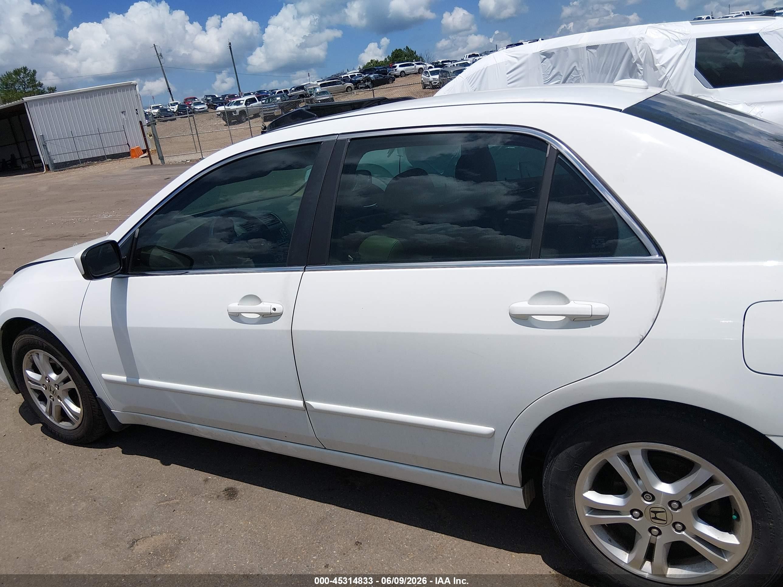 2007 Honda Accord 2.4 Ex White vin: 1HGCM56897A111793